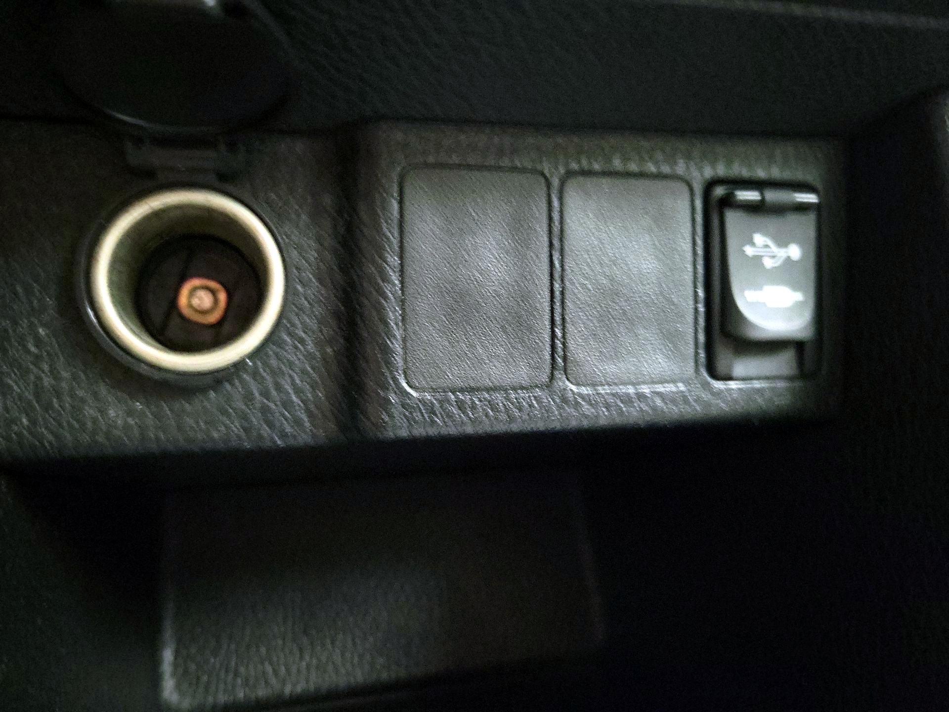 Thumbnail: 2014 Toyota Corolla - 18