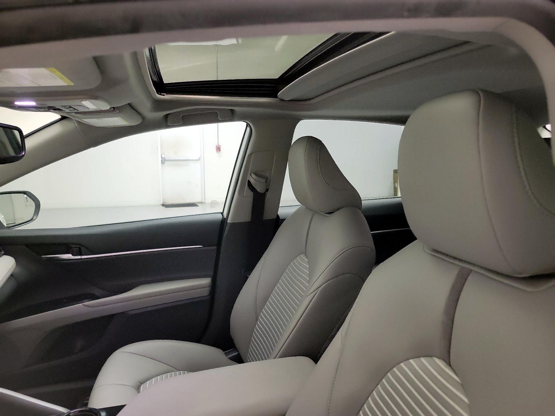 Thumbnail: 2019 Toyota Camry - 20