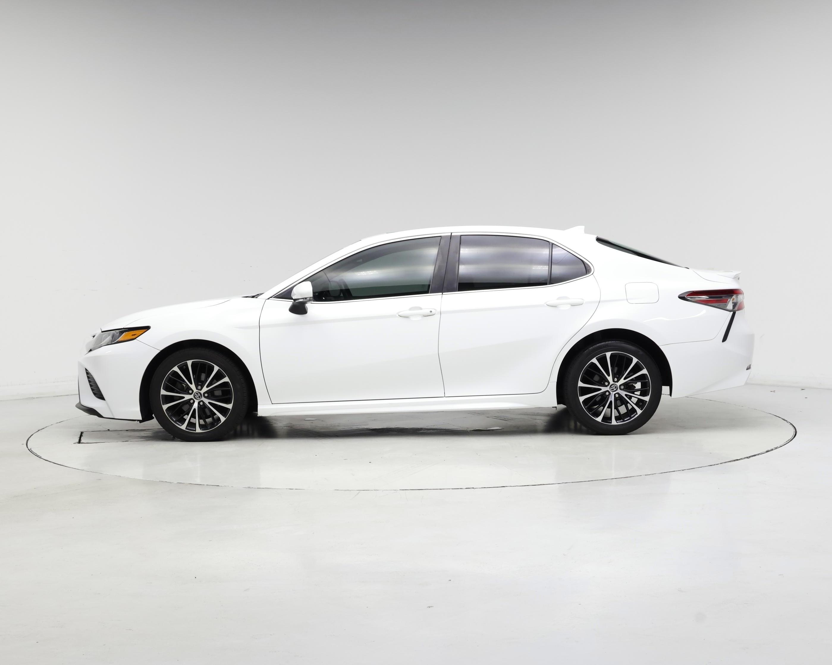 Thumbnail: 2019 Toyota Camry - 3