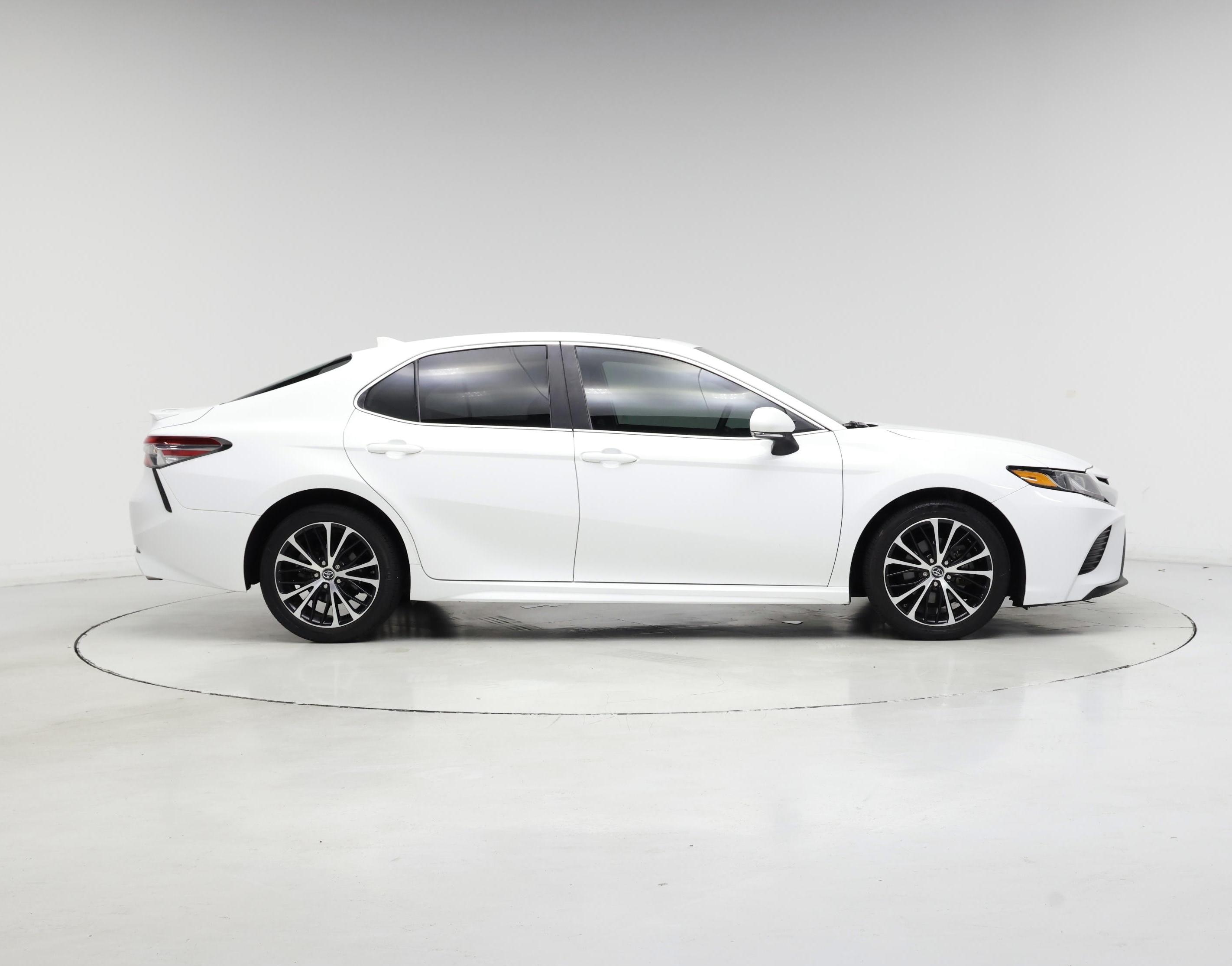 Thumbnail: 2019 Toyota Camry - 7