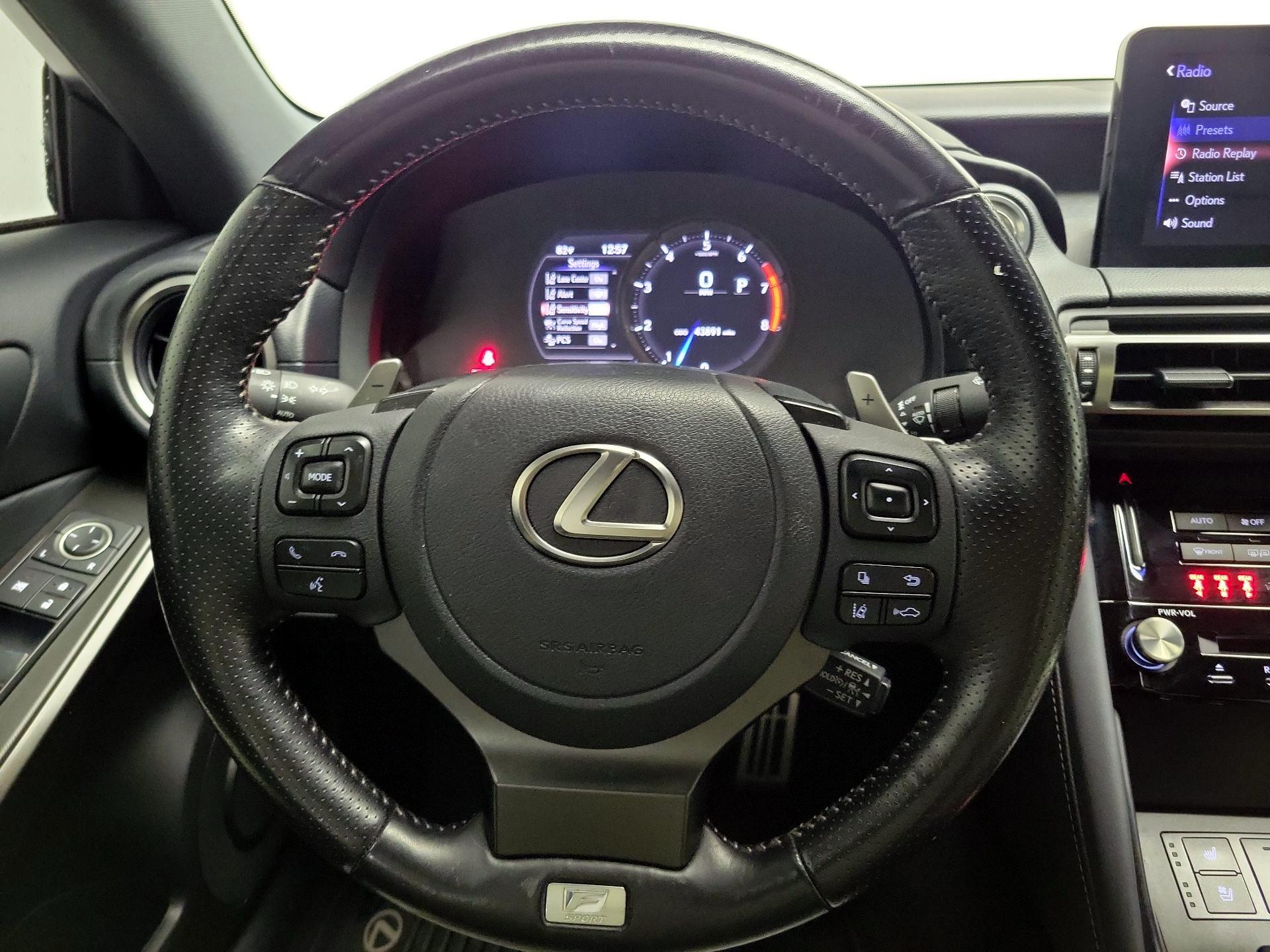 Thumbnail: 2022 Lexus IS - 10