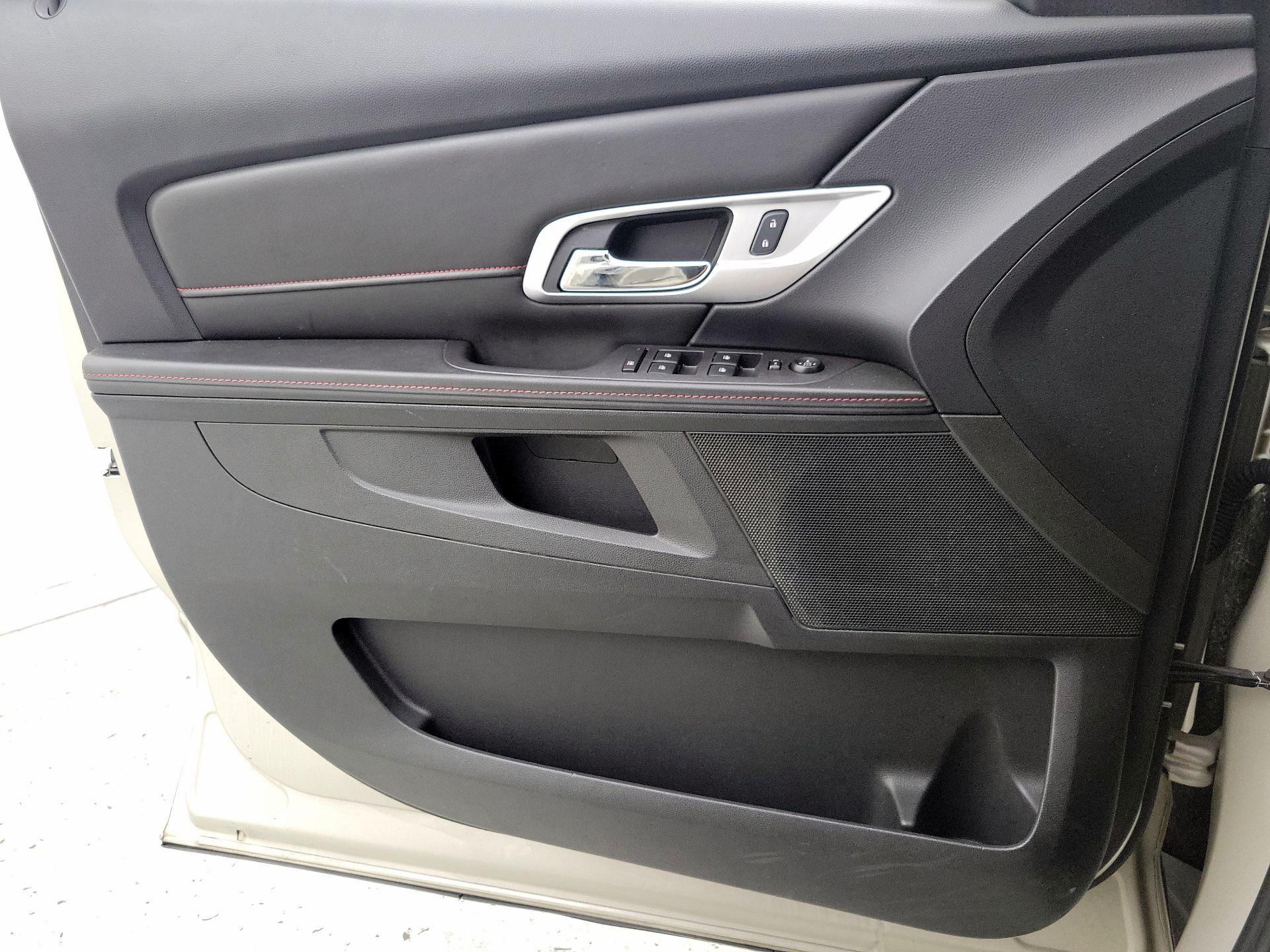 Thumbnail: 2015 GMC Terrain - 12