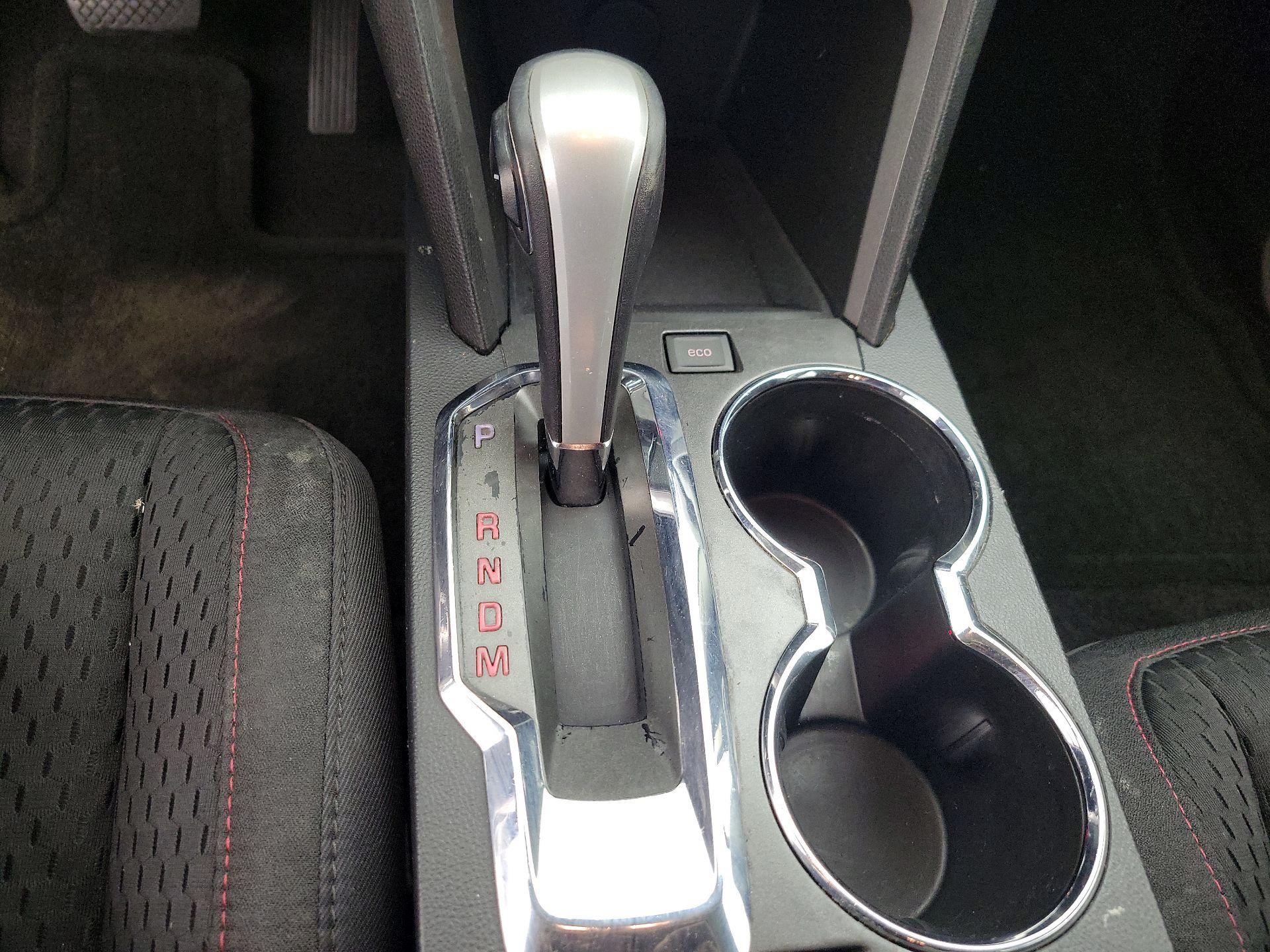 Thumbnail: 2015 GMC Terrain - 16