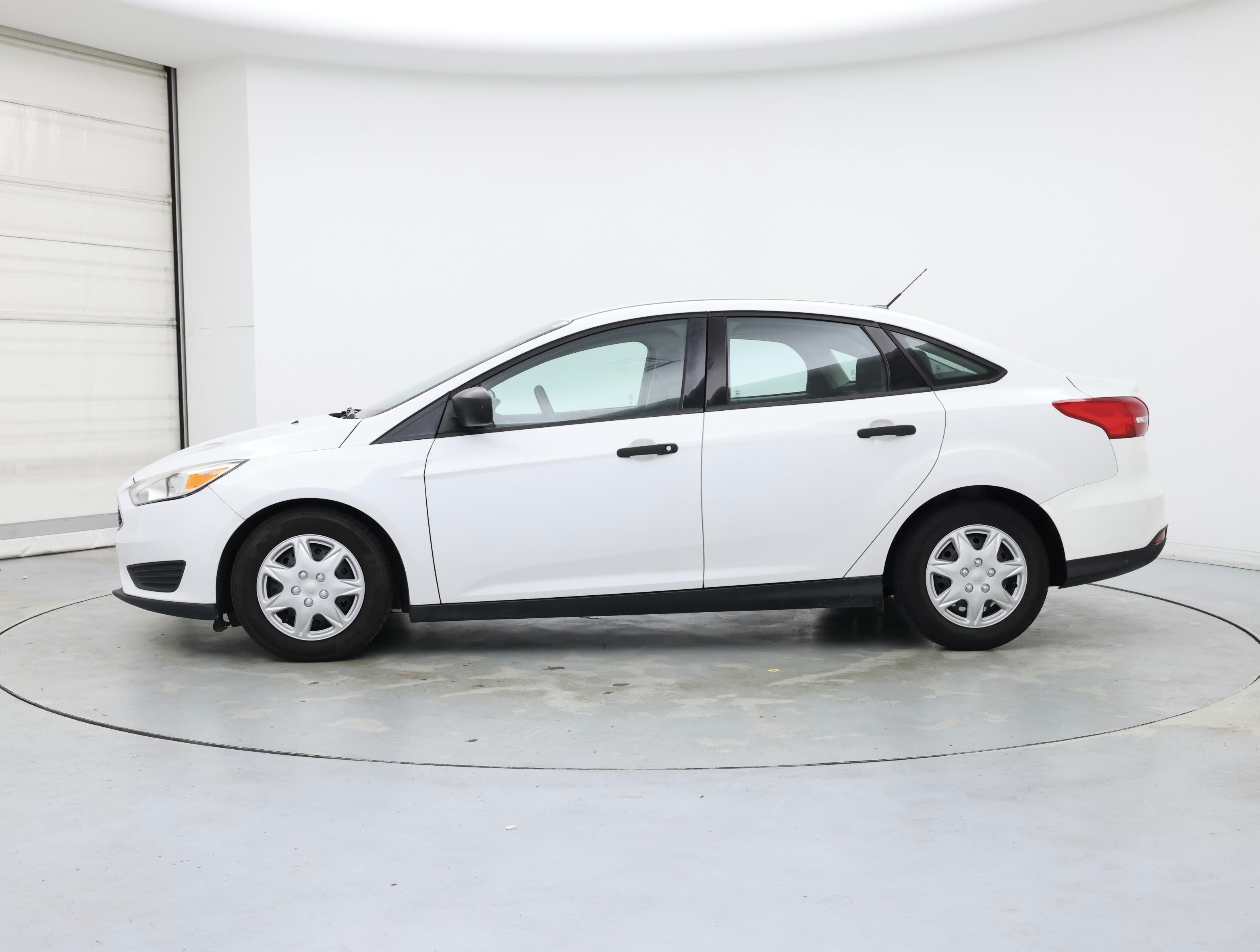 Thumbnail: 2017 Ford Focus - 3
