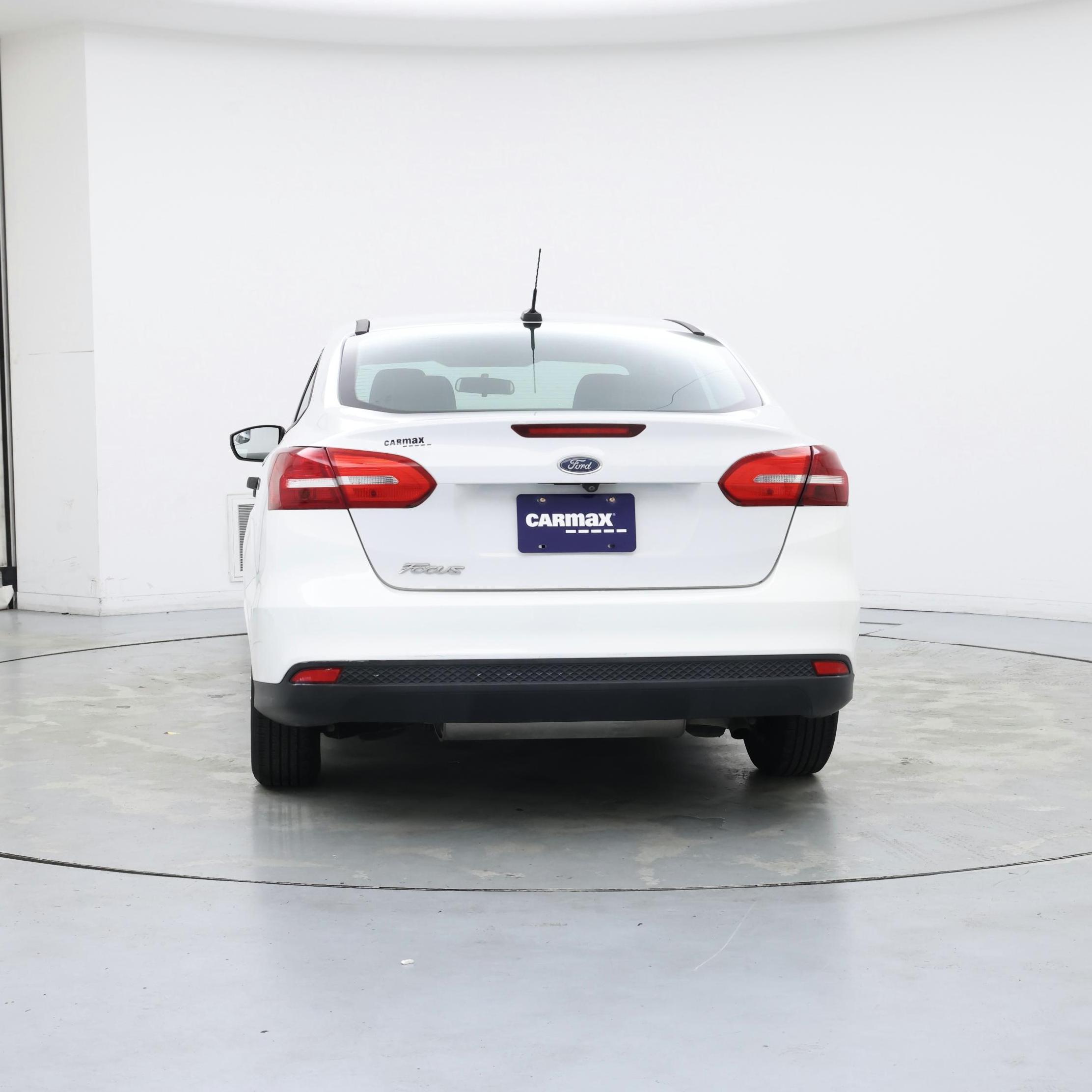 Thumbnail: 2017 Ford Focus - 6