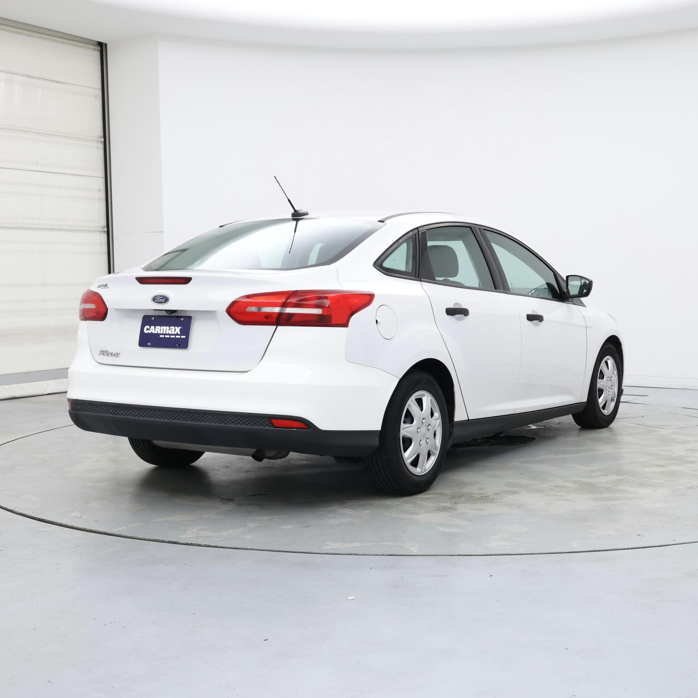 Thumbnail: 2017 Ford Focus - 8