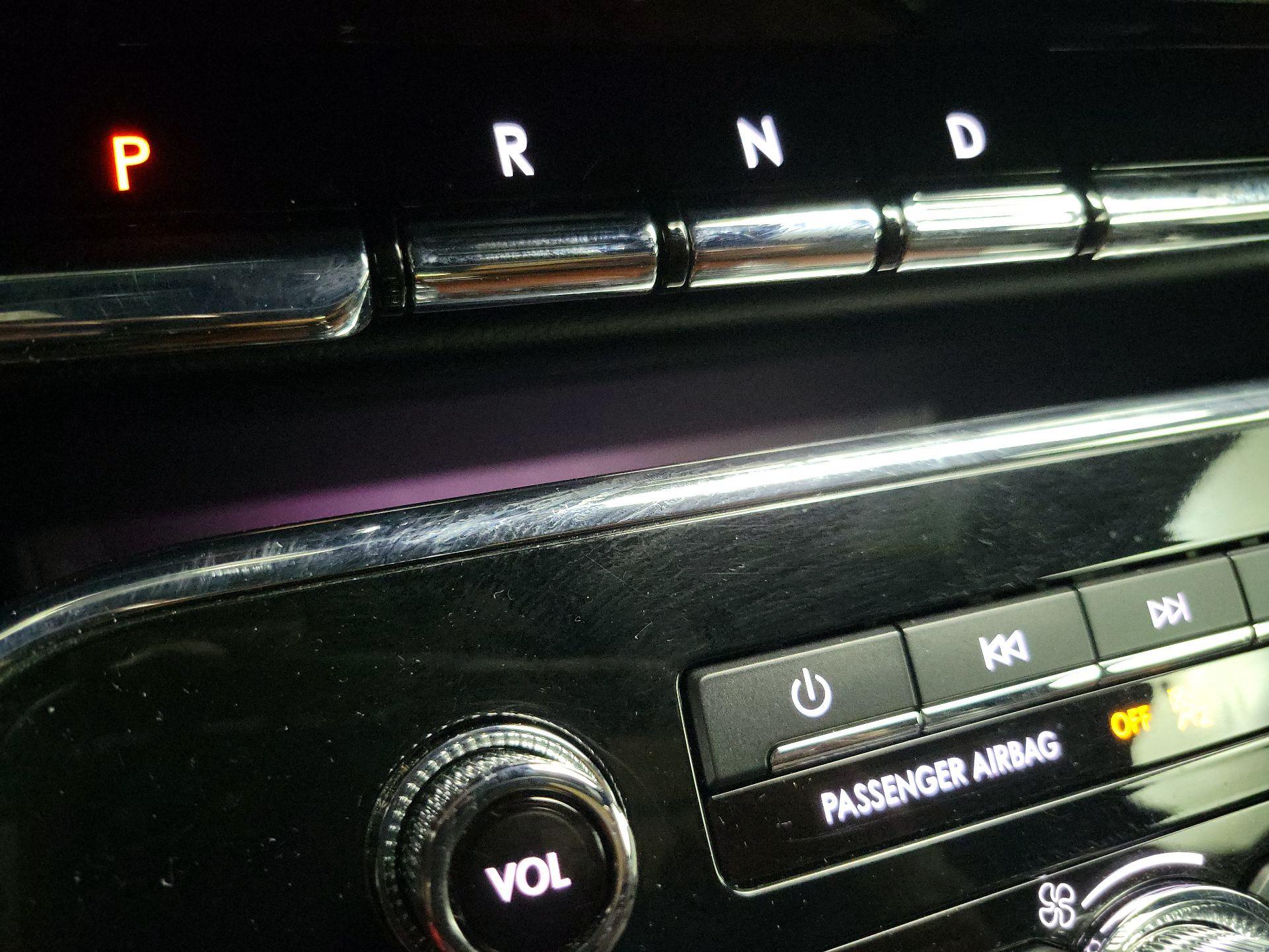 Thumbnail: 2019 Lincoln Navigator - 18