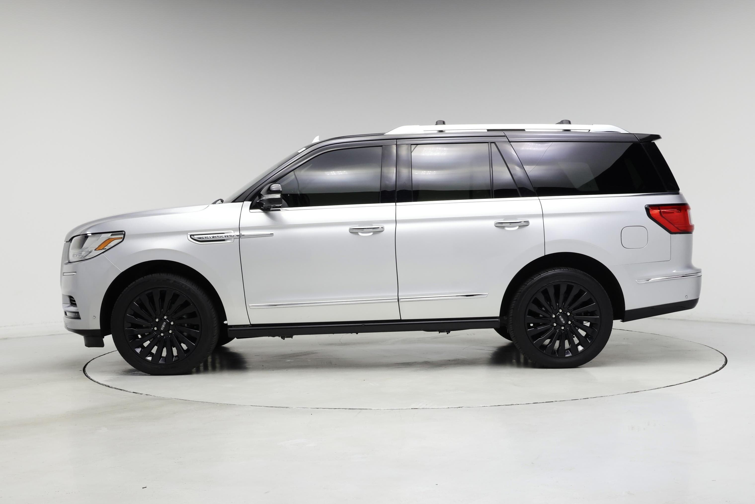 Thumbnail: 2019 Lincoln Navigator - 3
