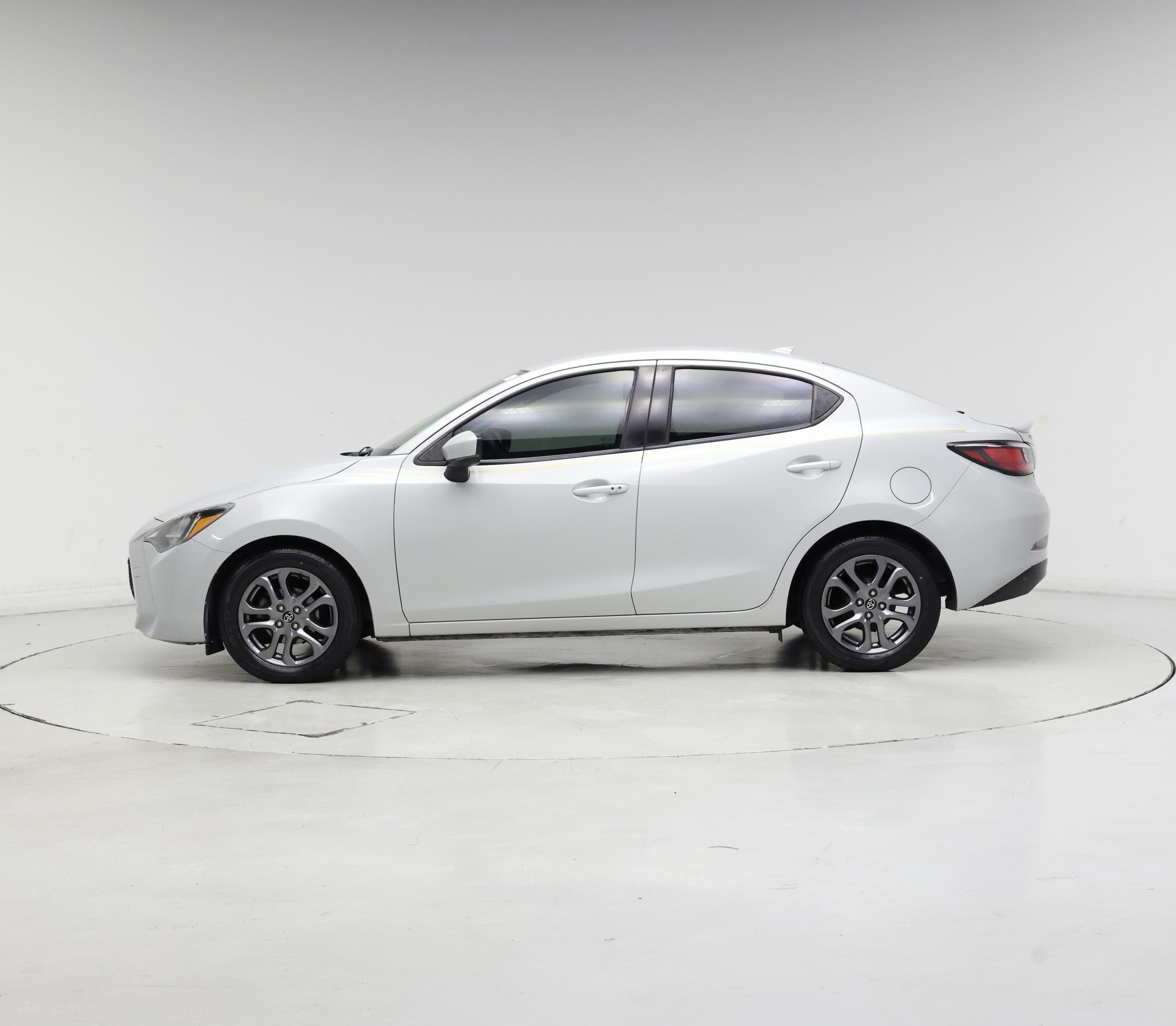 Thumbnail: 2019 Toyota Yaris - 3