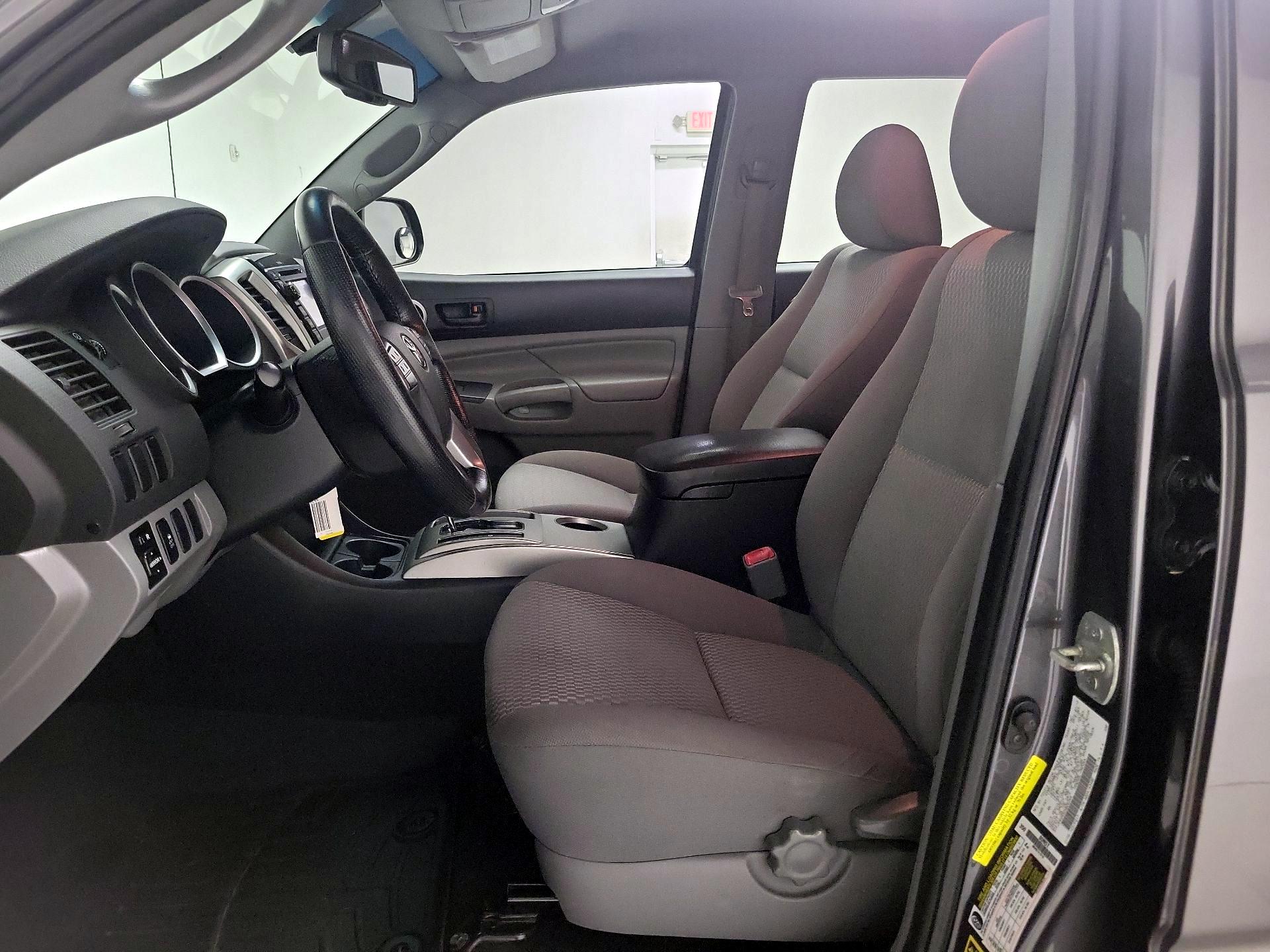 Thumbnail: 2013 Toyota Tacoma - 11