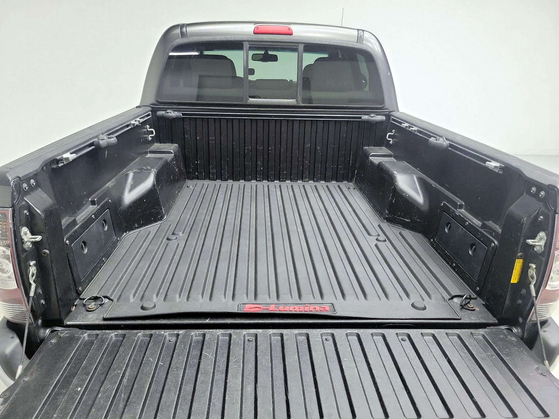 Thumbnail: 2013 Toyota Tacoma - 20