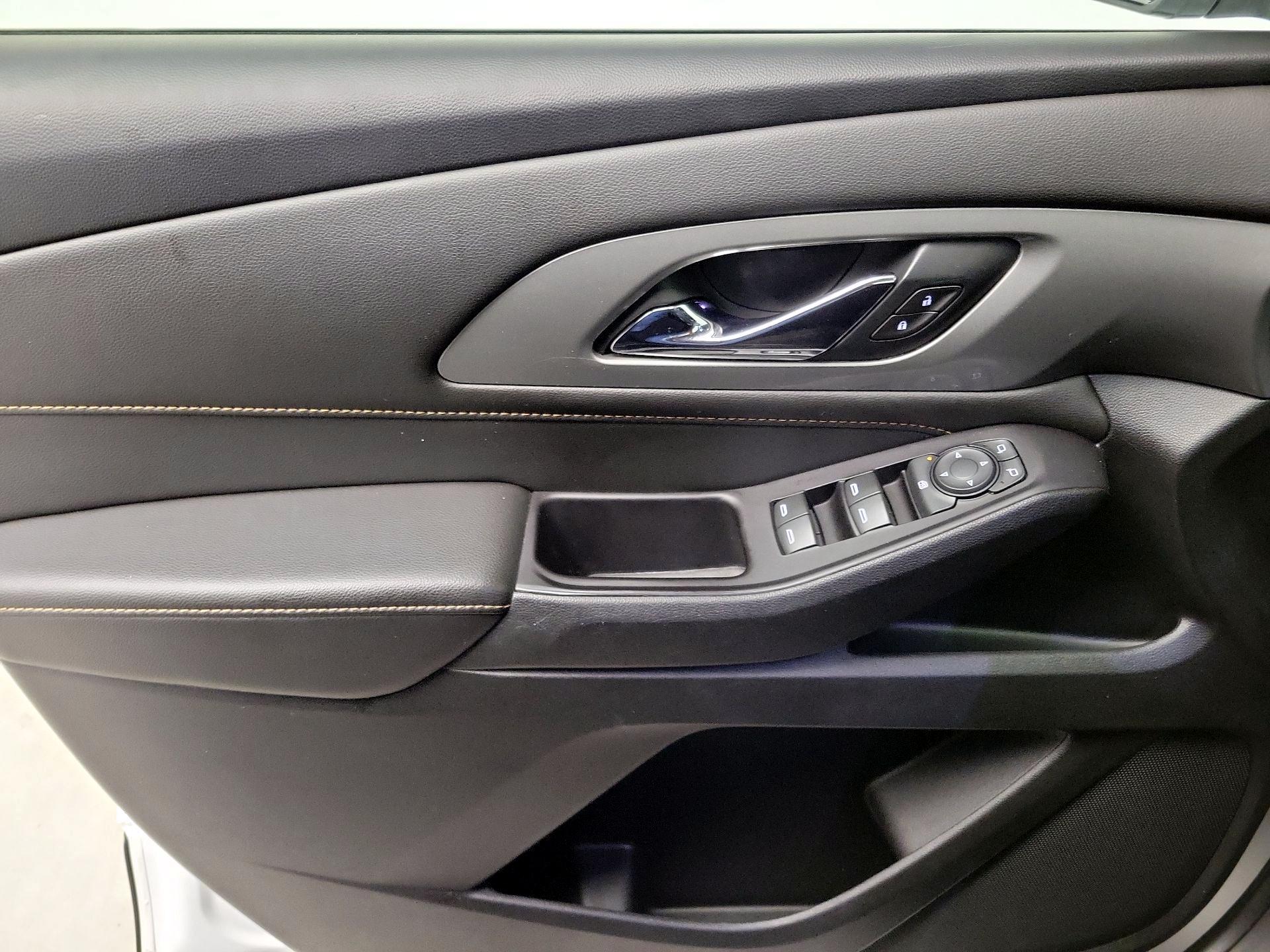 Thumbnail: 2020 Chevrolet Traverse - 12