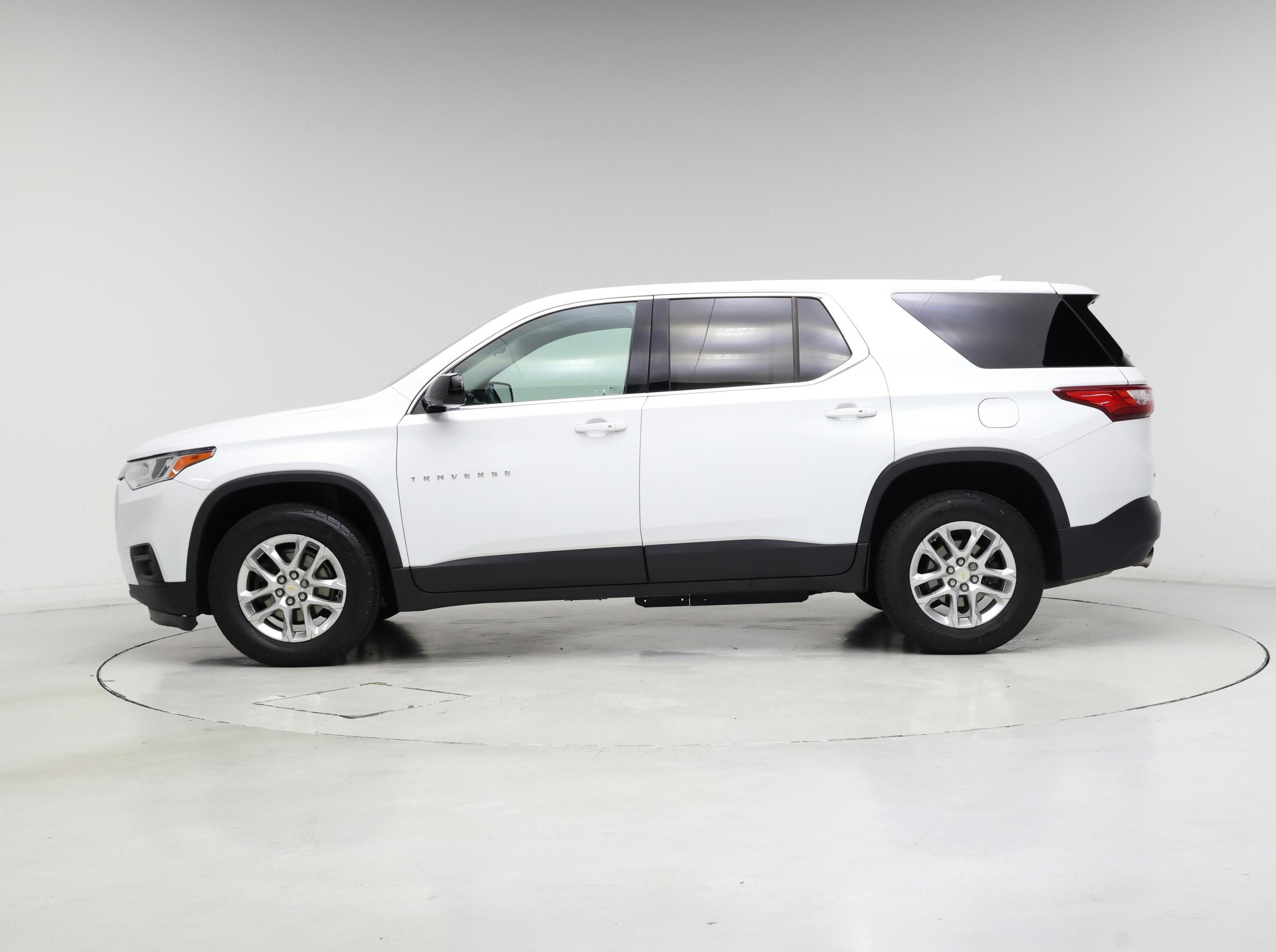 Thumbnail: 2020 Chevrolet Traverse - 3