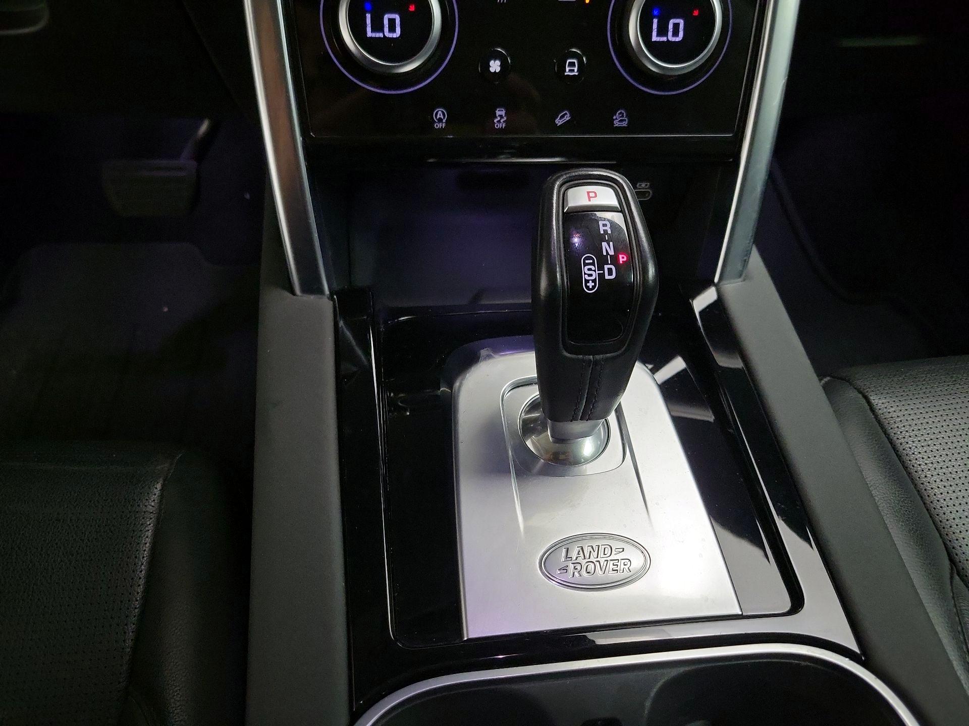 Thumbnail: 2021 Land Rover Discovery Sport - 18