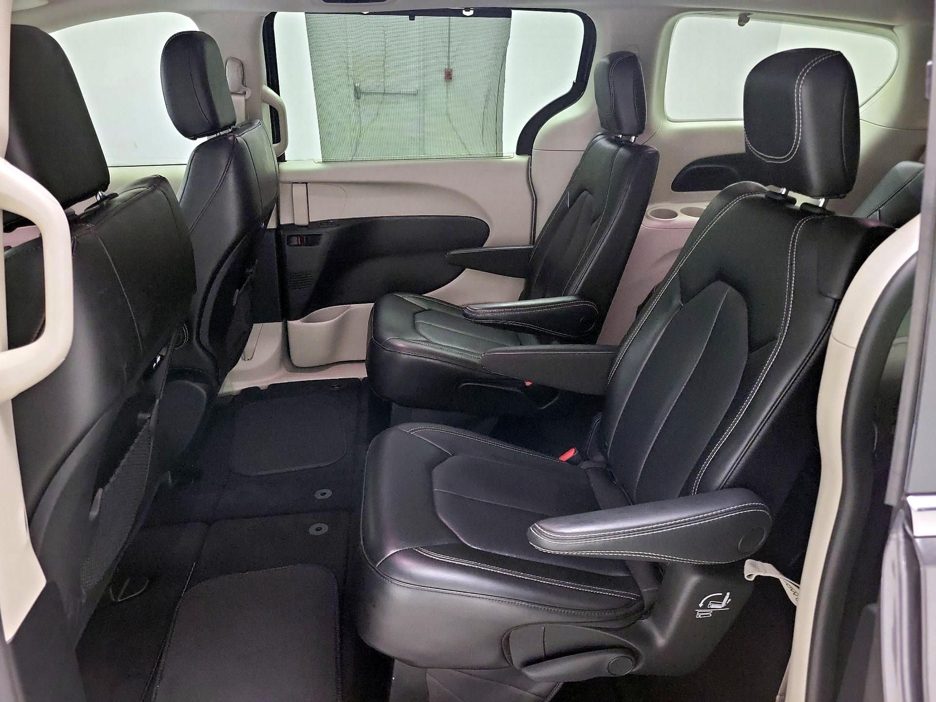 Thumbnail: 2023 Chrysler Pacifica - 19
