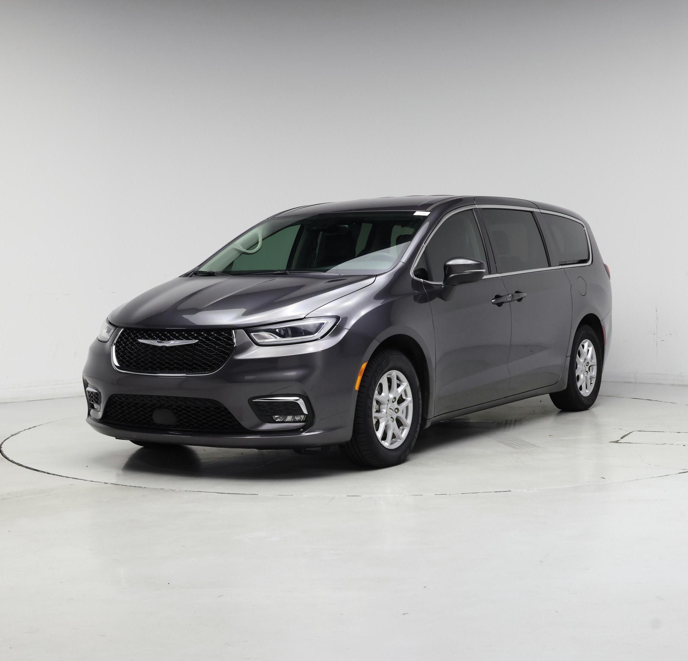 Thumbnail: 2023 Chrysler Pacifica - 4