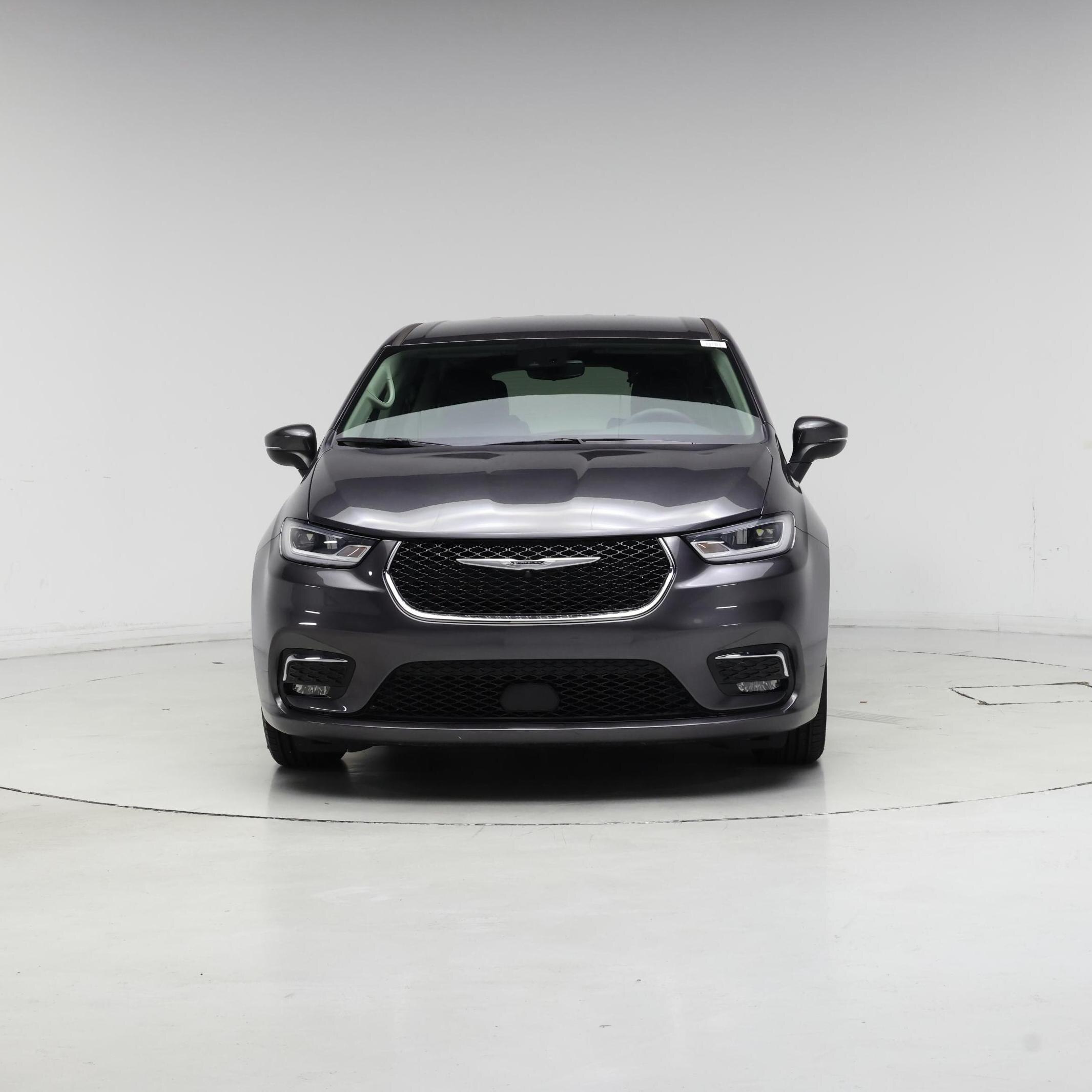 Thumbnail: 2023 Chrysler Pacifica - 5
