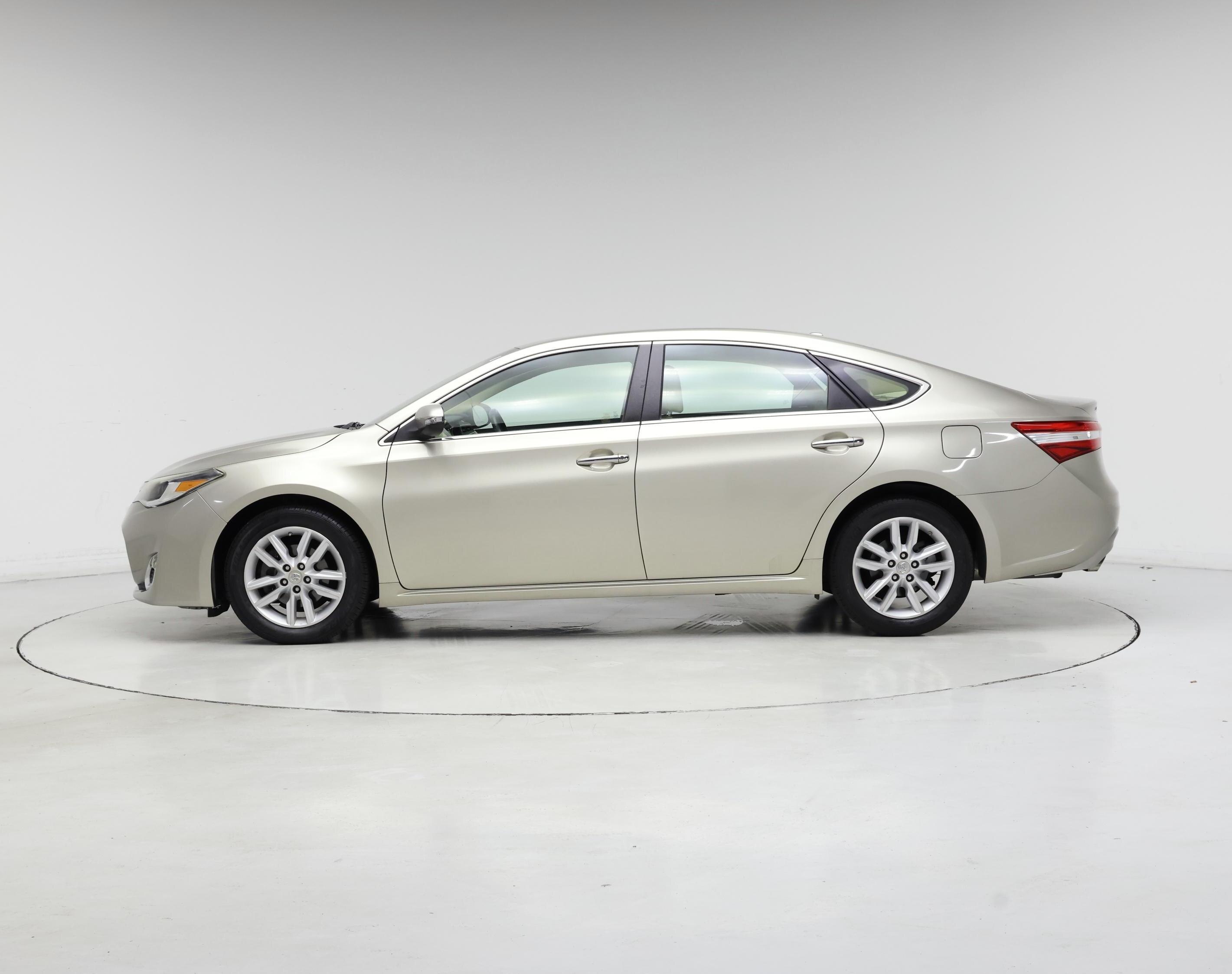Thumbnail: 2015 Toyota Avalon - 3