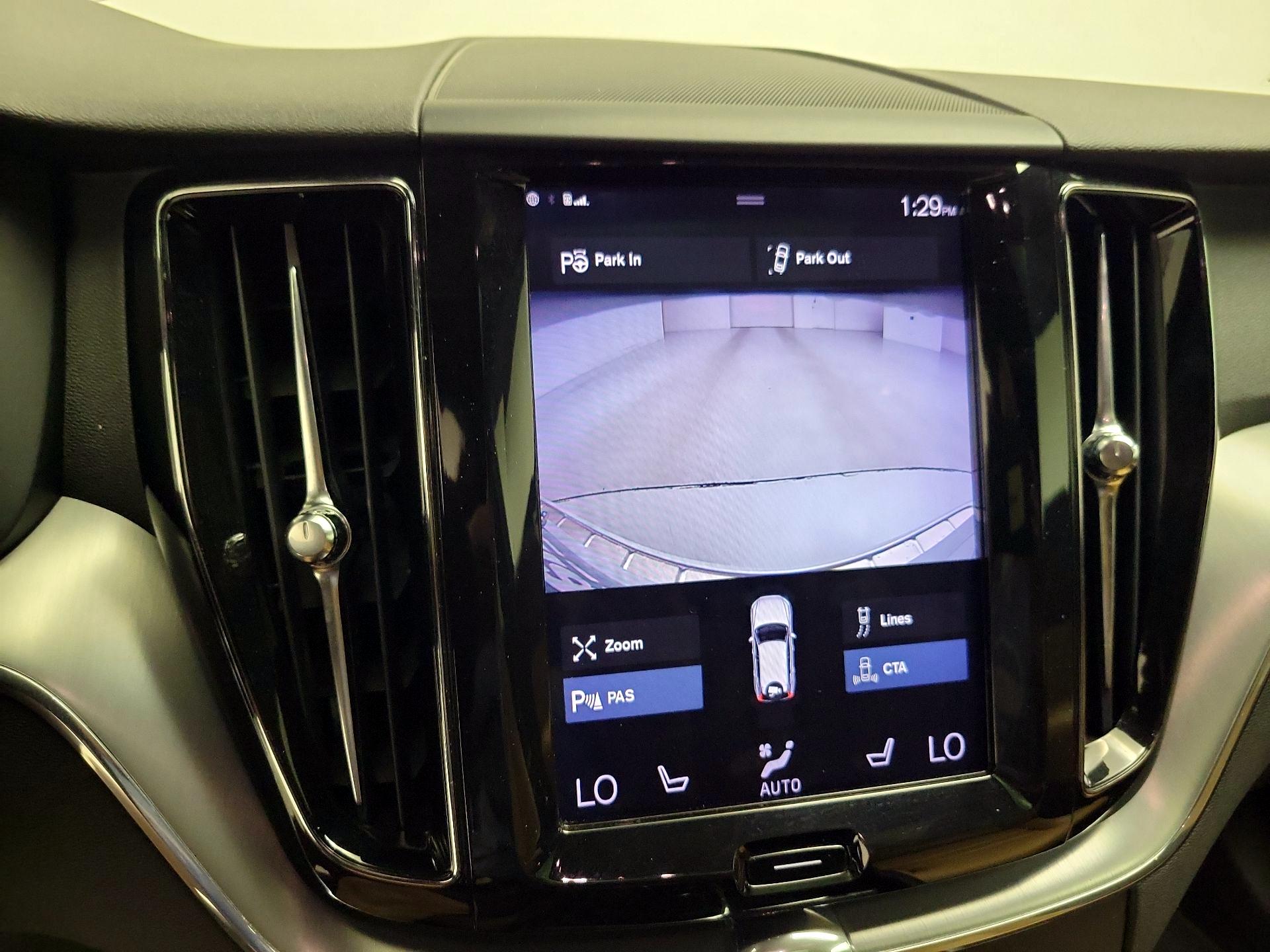 Thumbnail: 2019 Volvo XC60 - 16