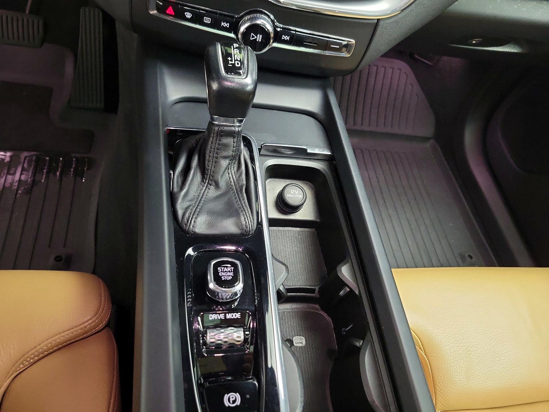Thumbnail: 2019 Volvo XC60 - 18