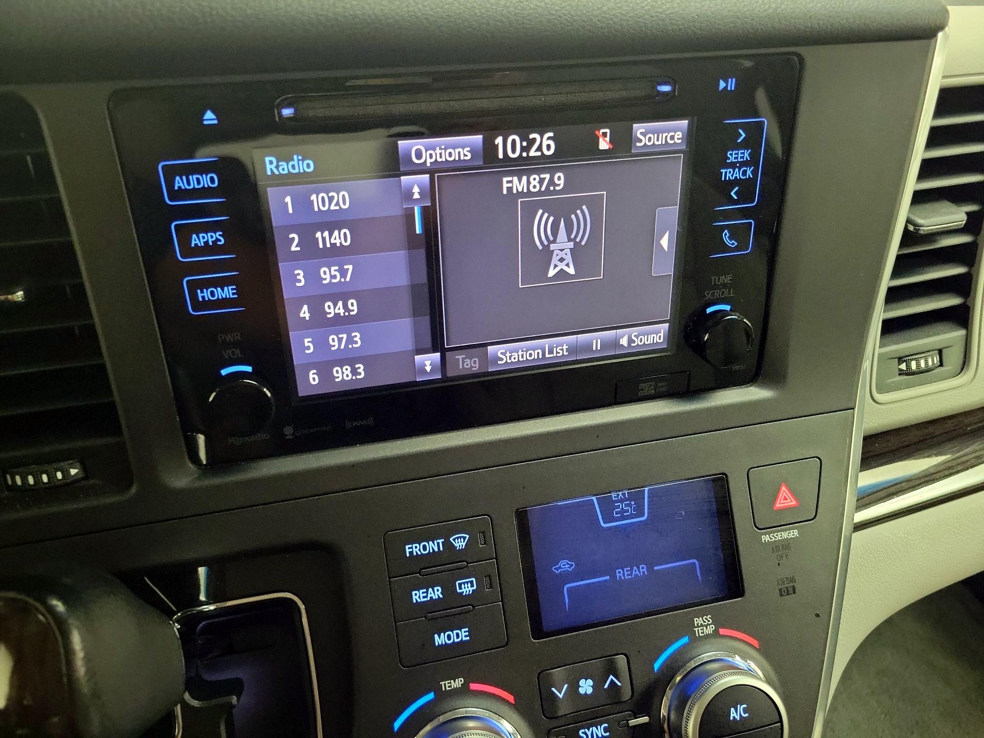 Thumbnail: 2016 Toyota Sienna - 16