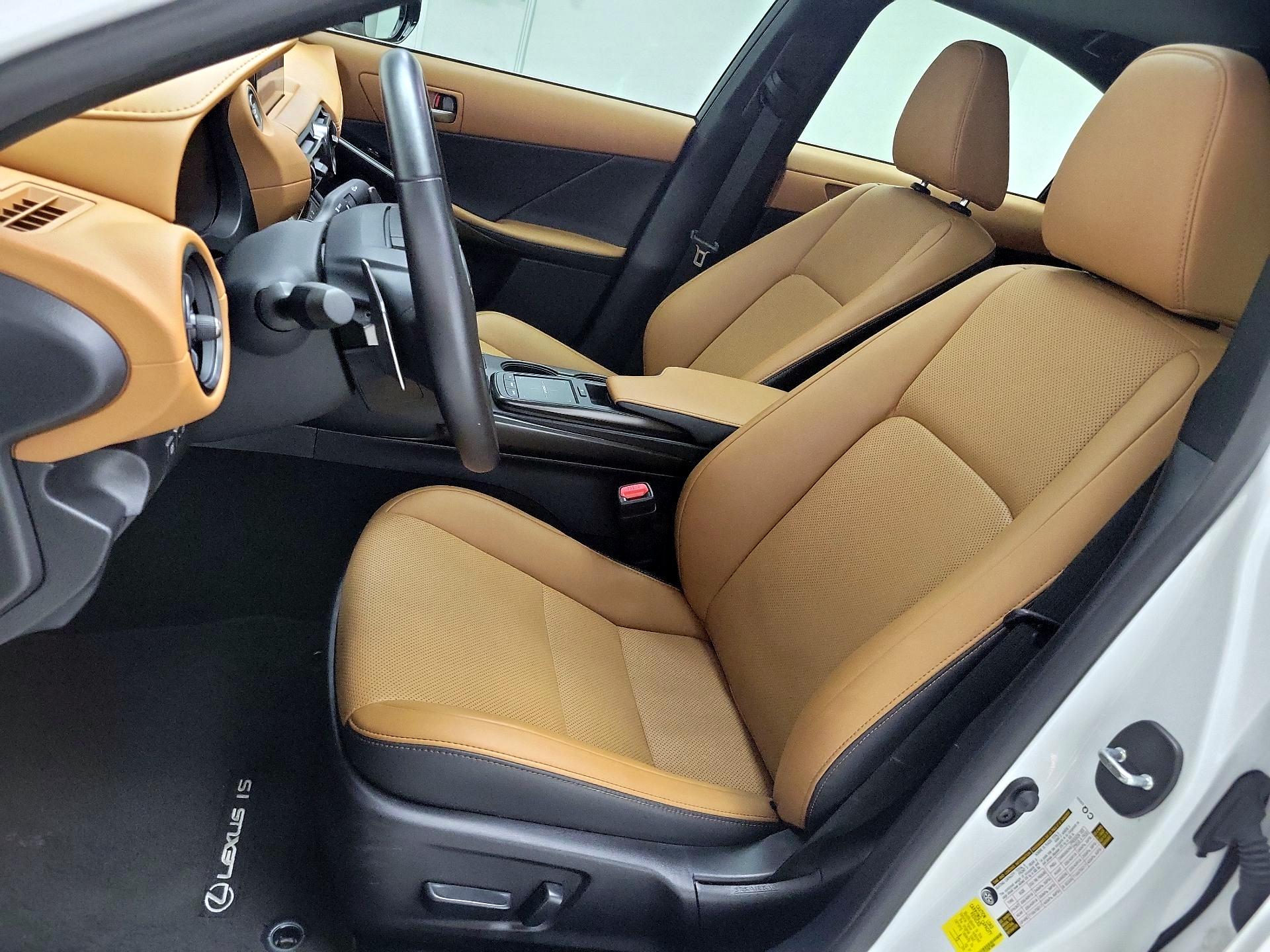 Thumbnail: 2024 Lexus IS - 11
