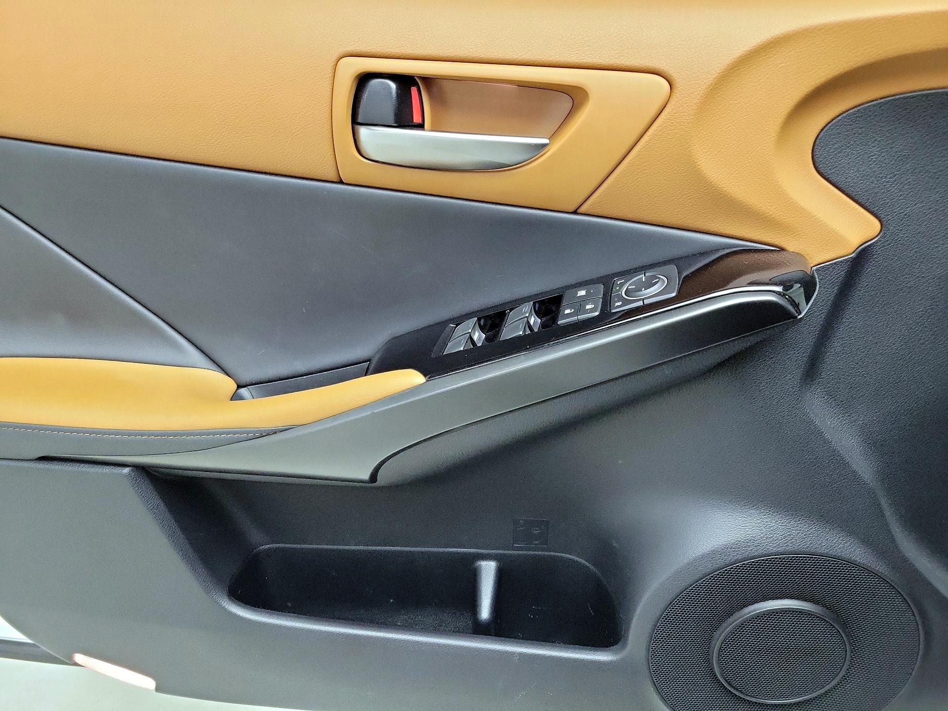 Thumbnail: 2024 Lexus IS - 12