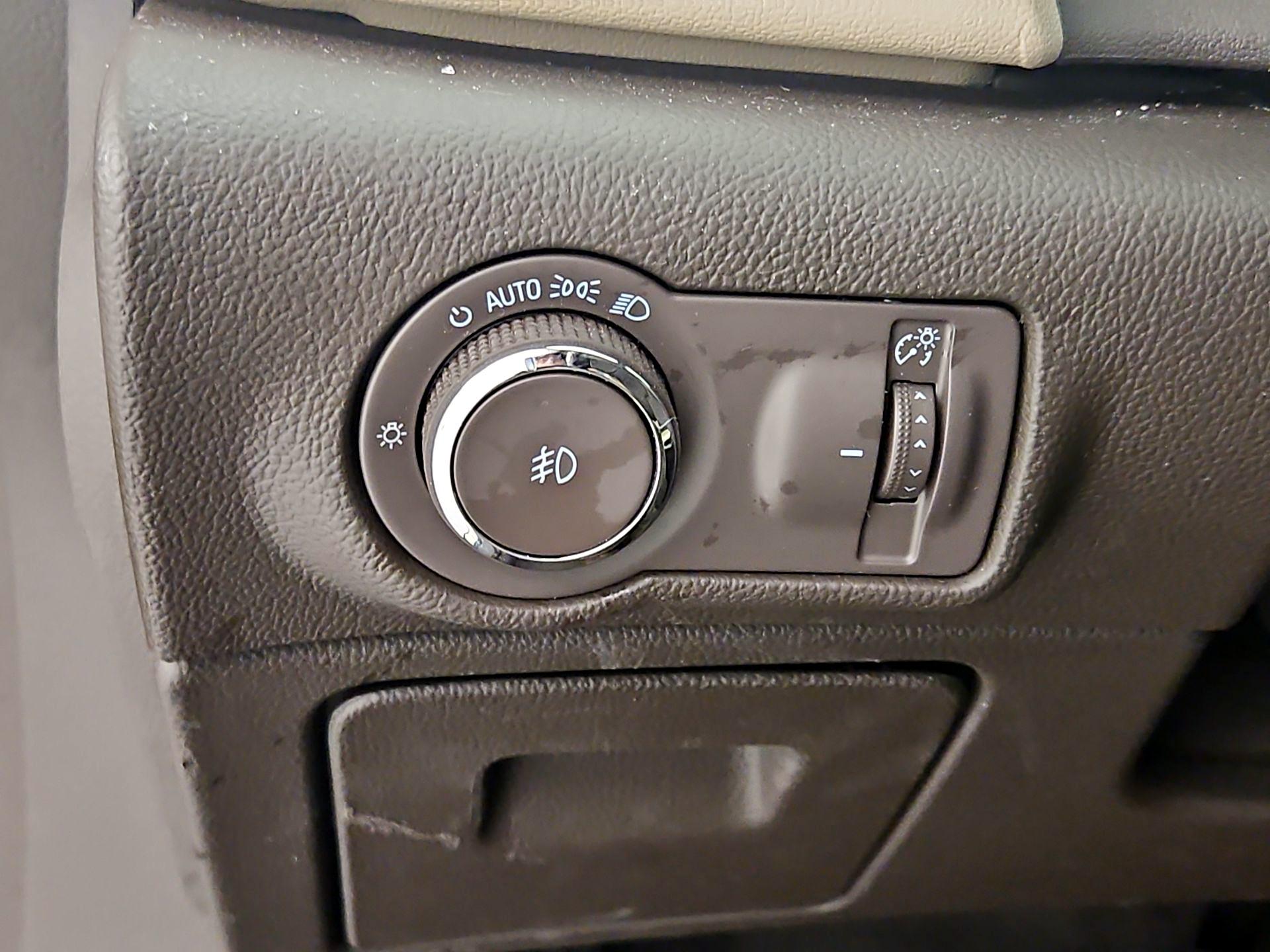 Thumbnail: 2016 Buick Verano - 13