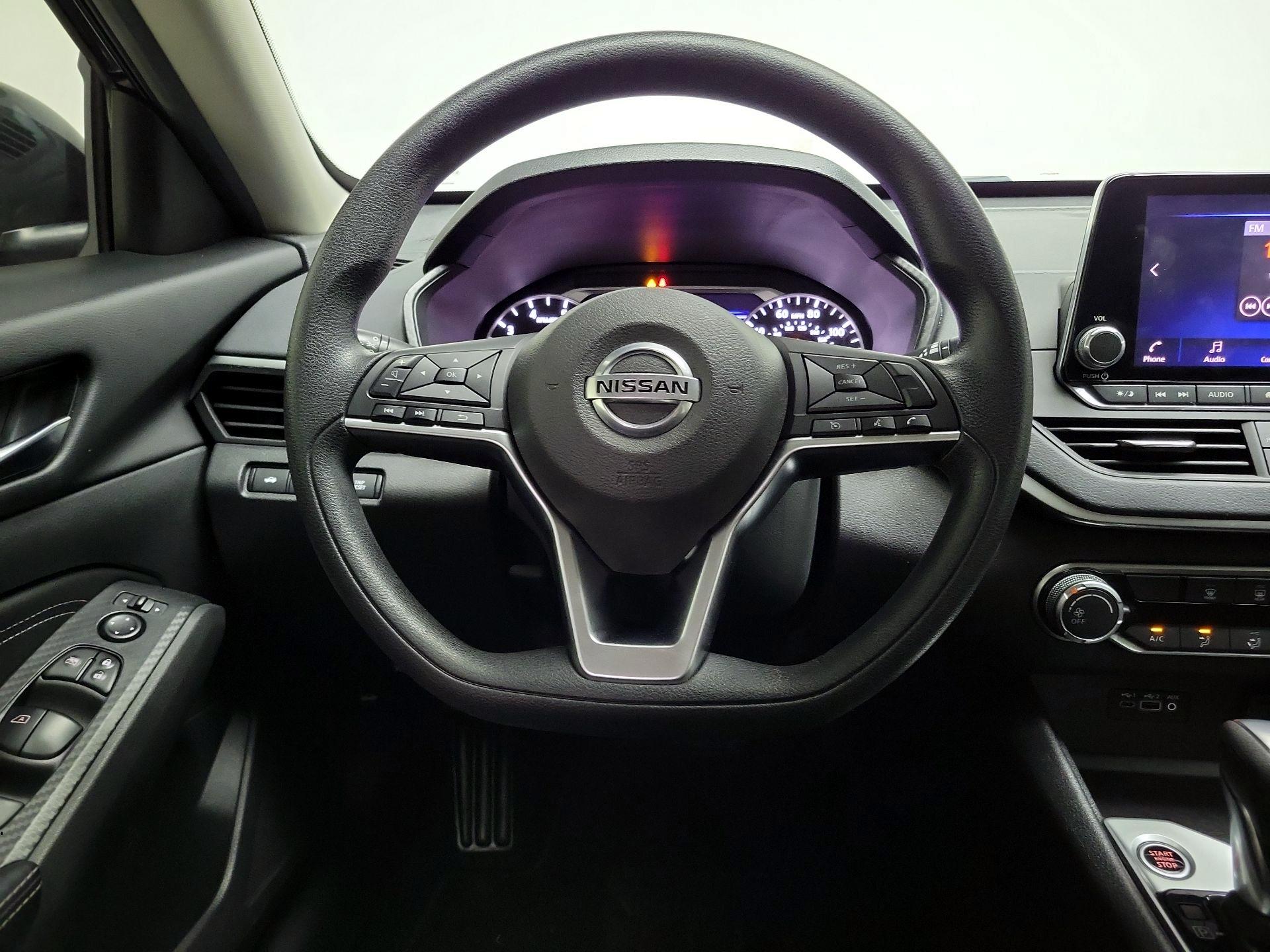 Thumbnail: 2020 Nissan Altima - 10