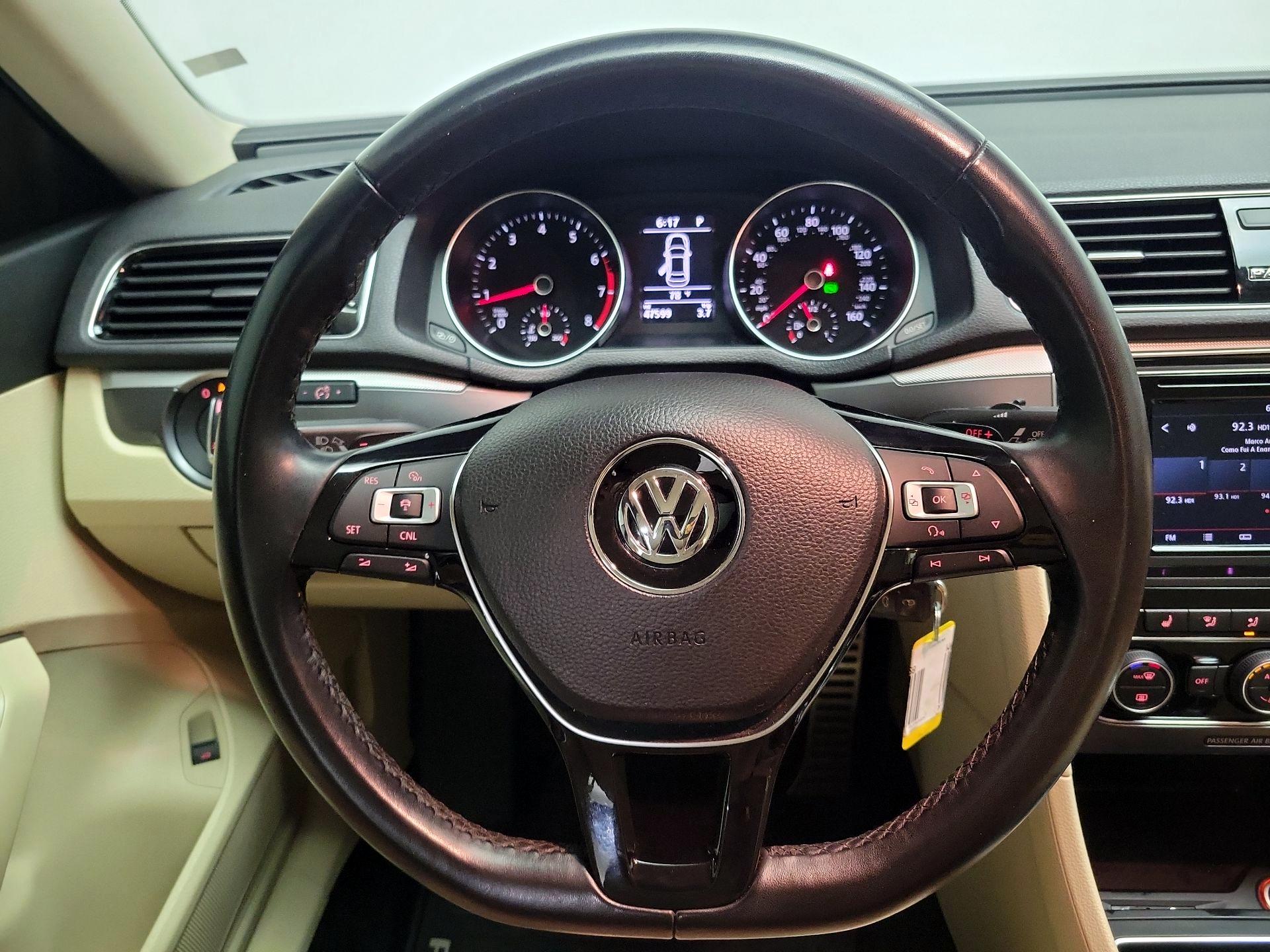 Thumbnail: 2018 Volkswagen Passat - 10