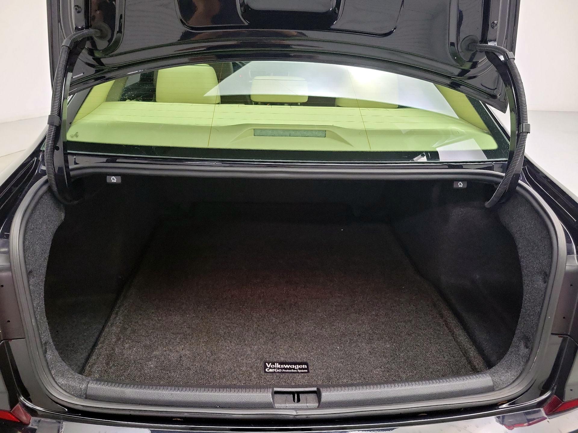 Thumbnail: 2018 Volkswagen Passat - 20