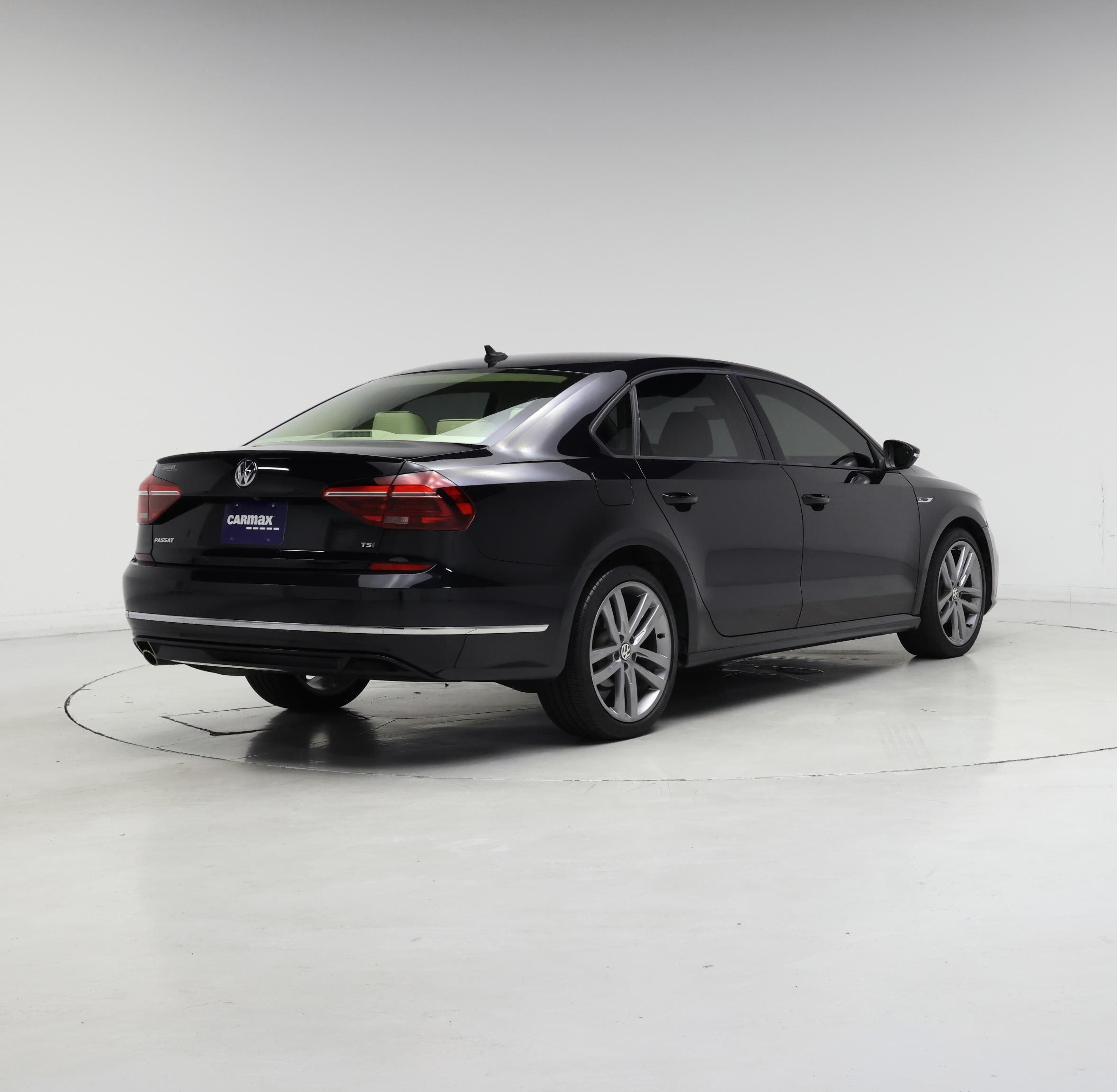 Thumbnail: 2018 Volkswagen Passat - 8