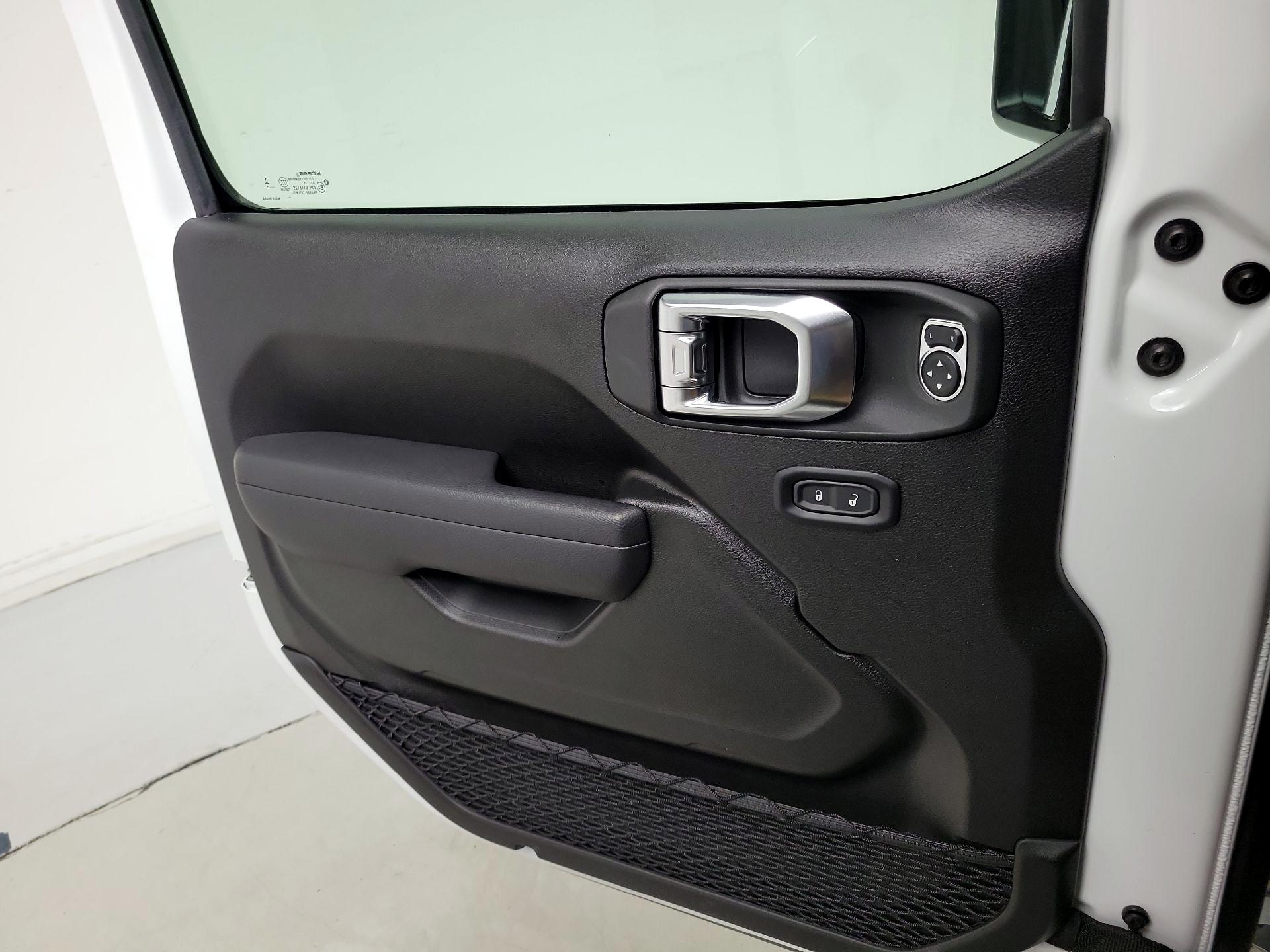 Thumbnail: 2025 Jeep Gladiator - 12