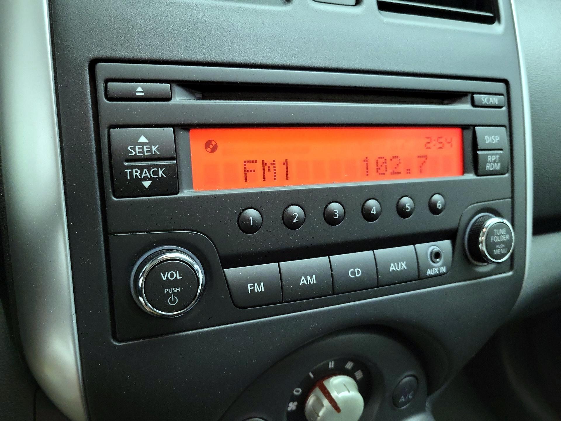 Thumbnail: 2014 Nissan Versa - 14