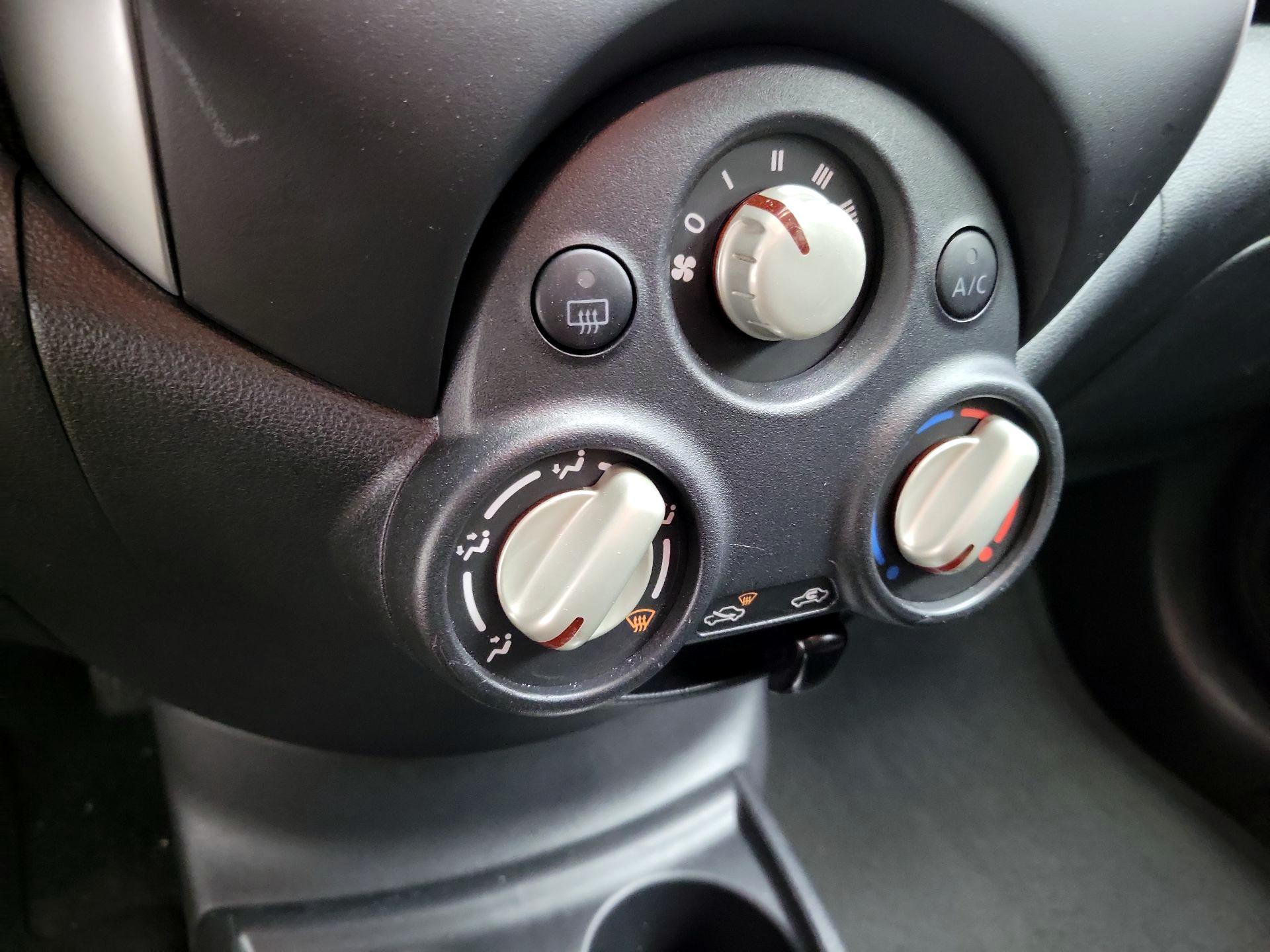 Thumbnail: 2014 Nissan Versa - 15