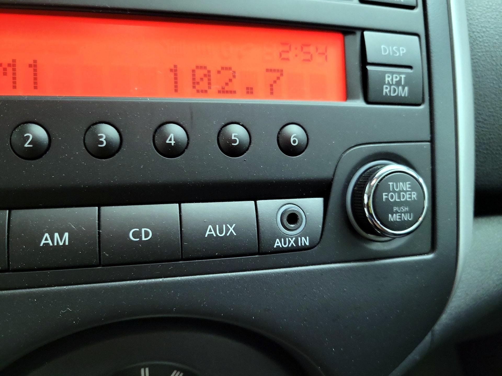 Thumbnail: 2014 Nissan Versa - 17