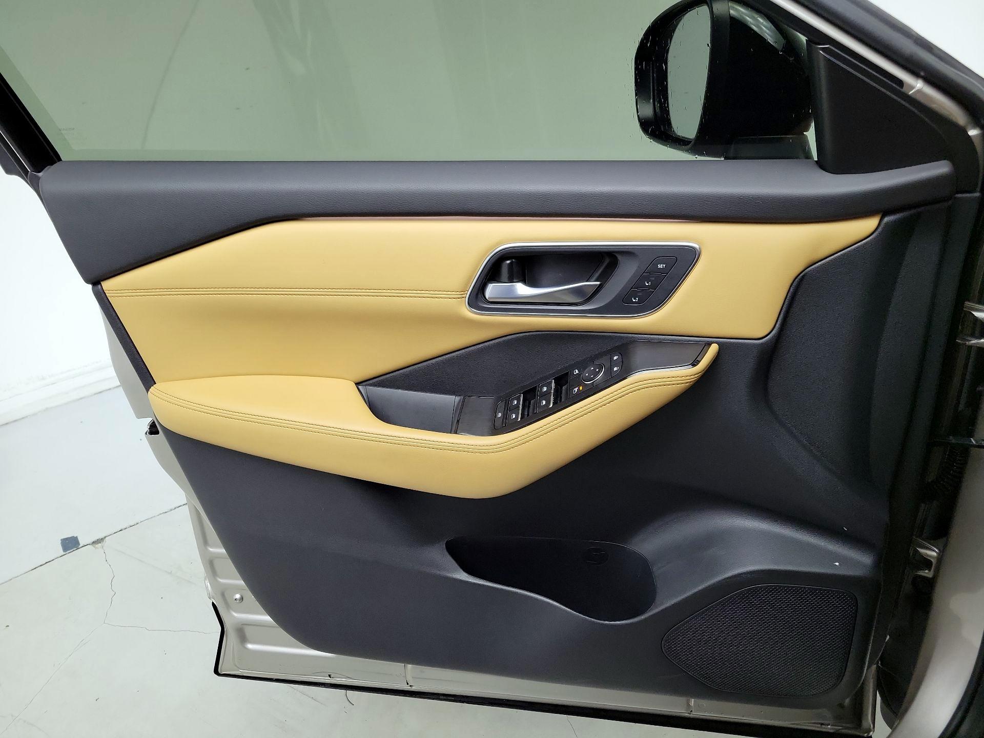 Thumbnail: 2021 Nissan Rogue - 12