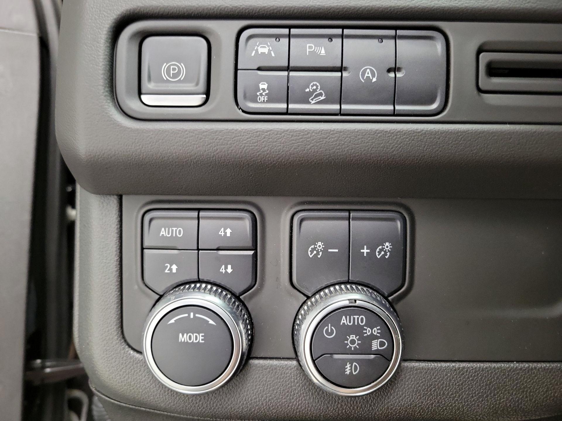 Thumbnail: 2023 GMC Yukon - 13