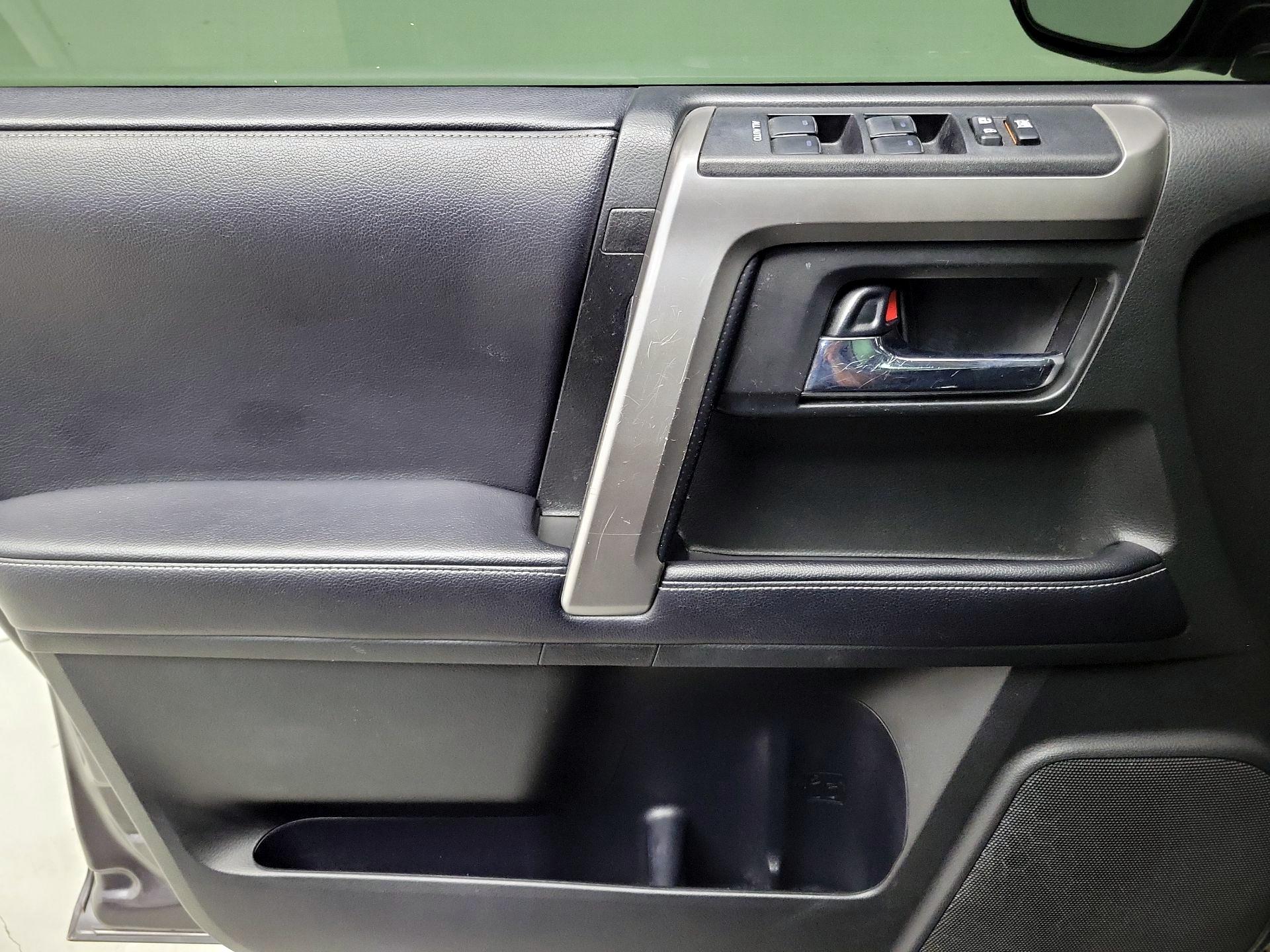 Thumbnail: 2017 Toyota 4Runner - 12