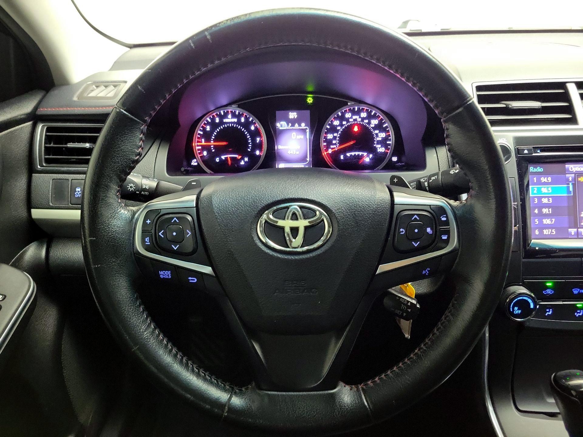 Thumbnail: 2016 Toyota Camry - 10