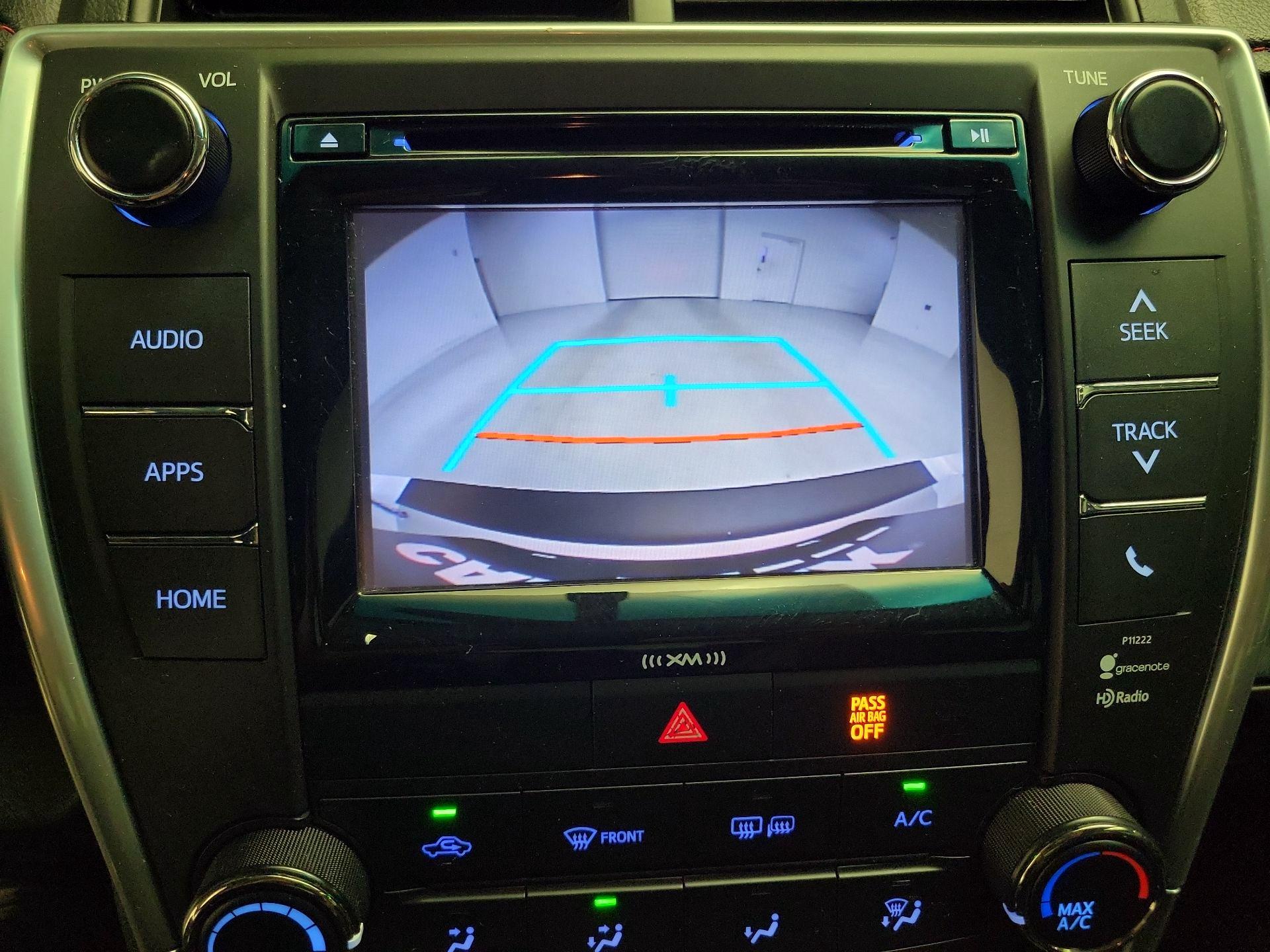 Thumbnail: 2016 Toyota Camry - 14