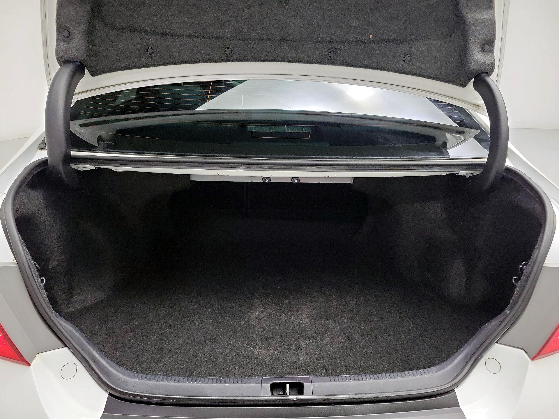 Thumbnail: 2016 Toyota Camry - 20