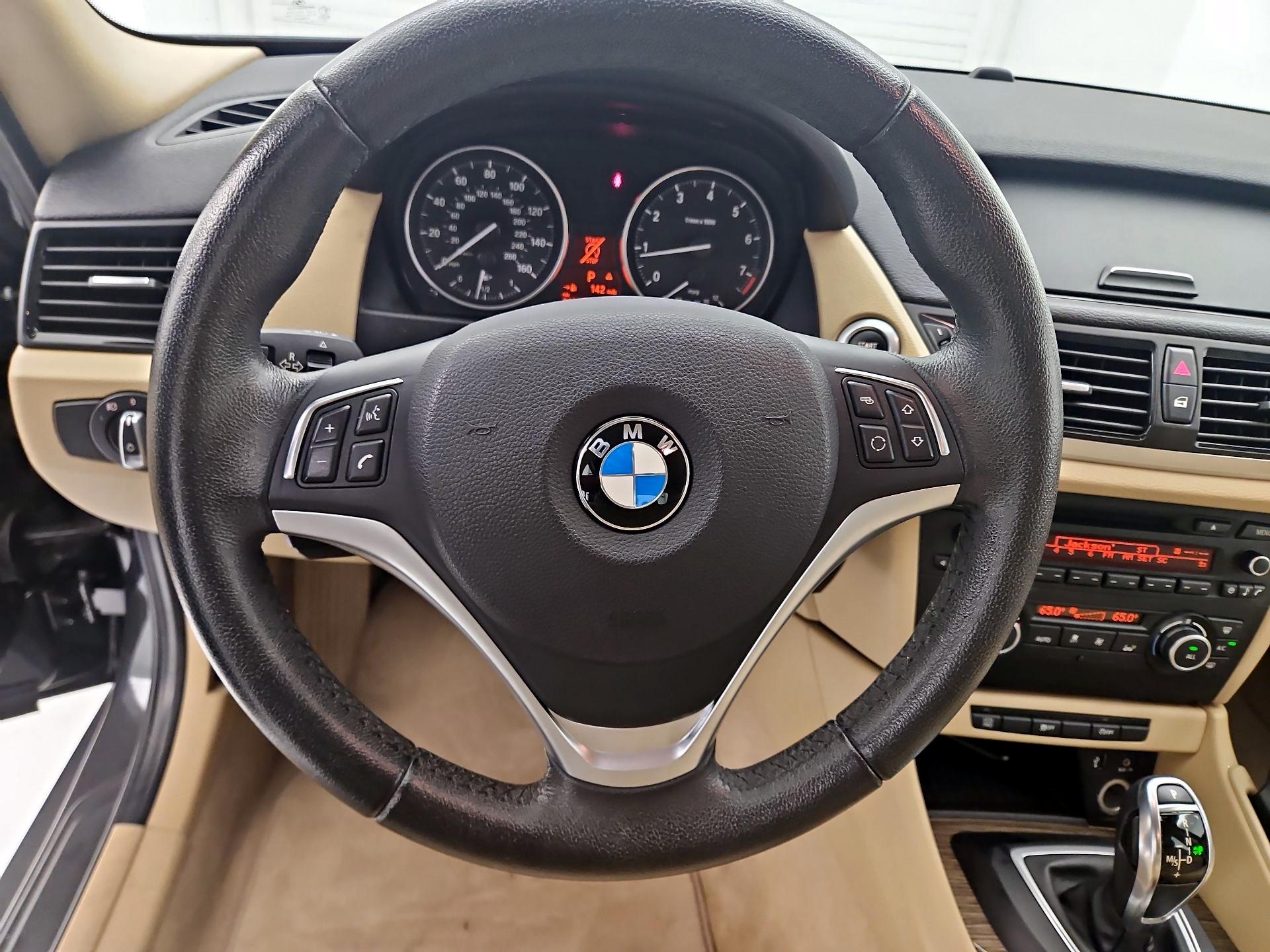 Thumbnail: 2015 BMW X1 - 10