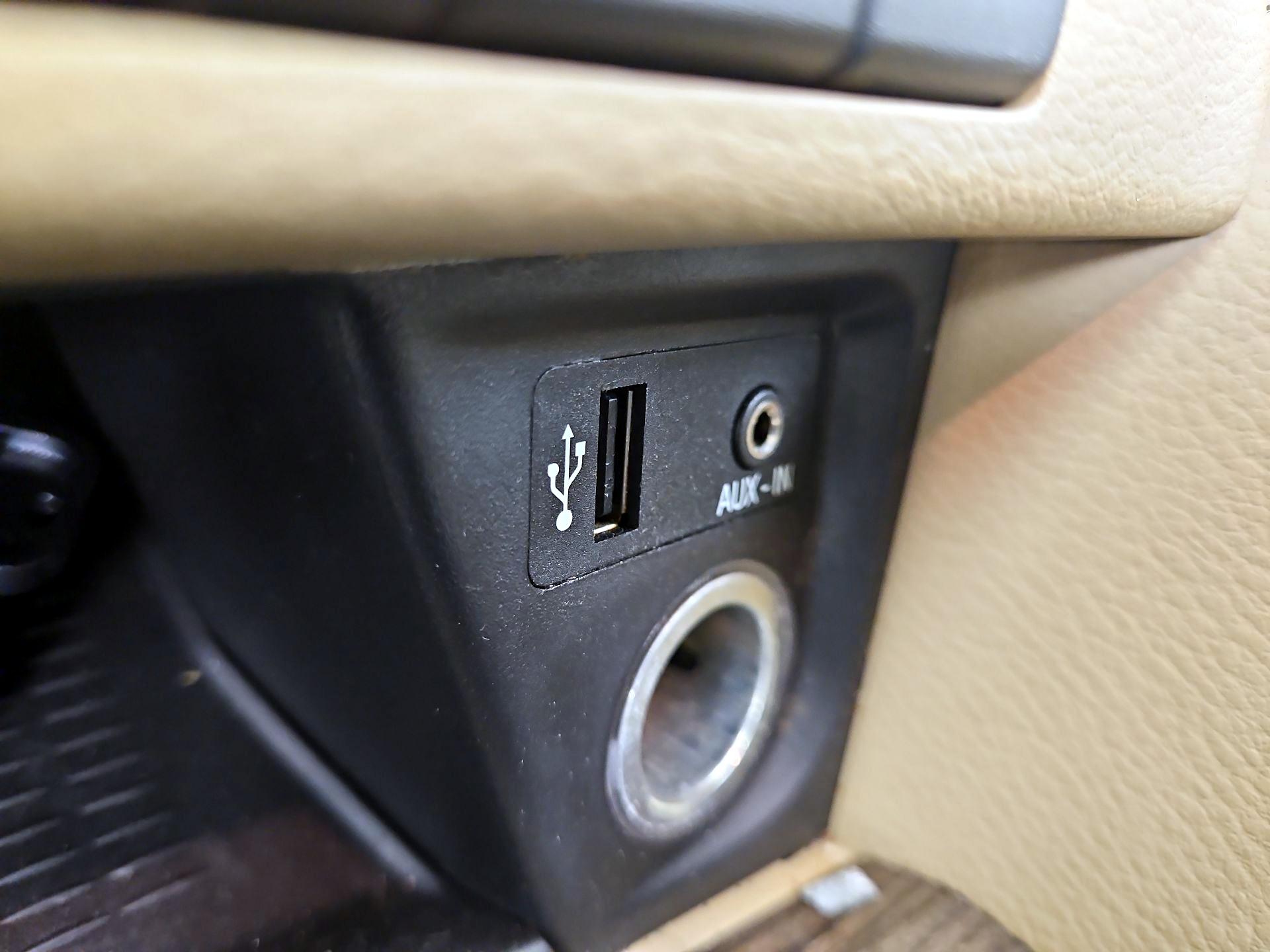 Thumbnail: 2015 BMW X1 - 17