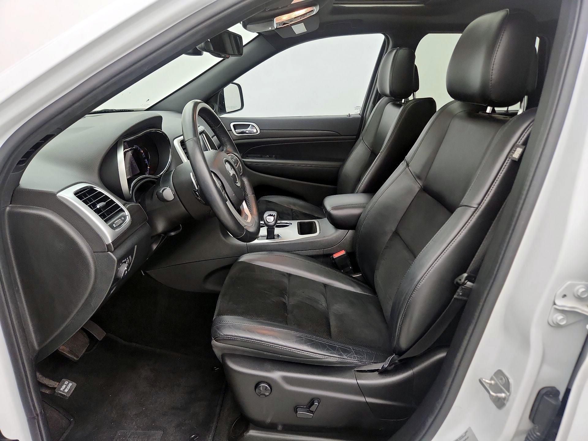 Thumbnail: 2015 Jeep Grand Cherokee - 11