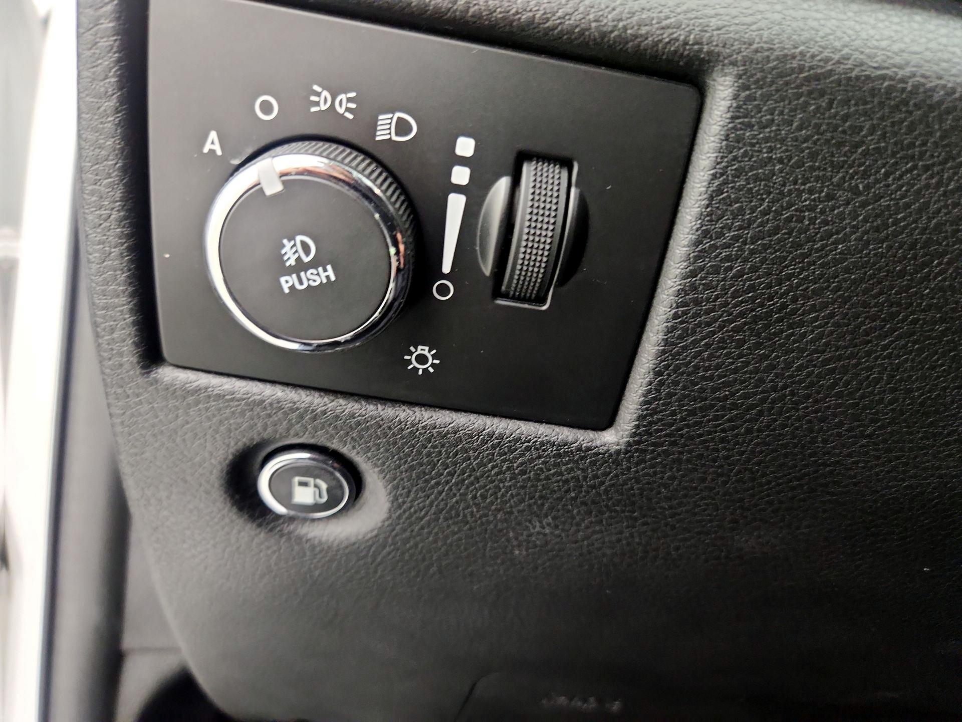 Thumbnail: 2015 Jeep Grand Cherokee - 13