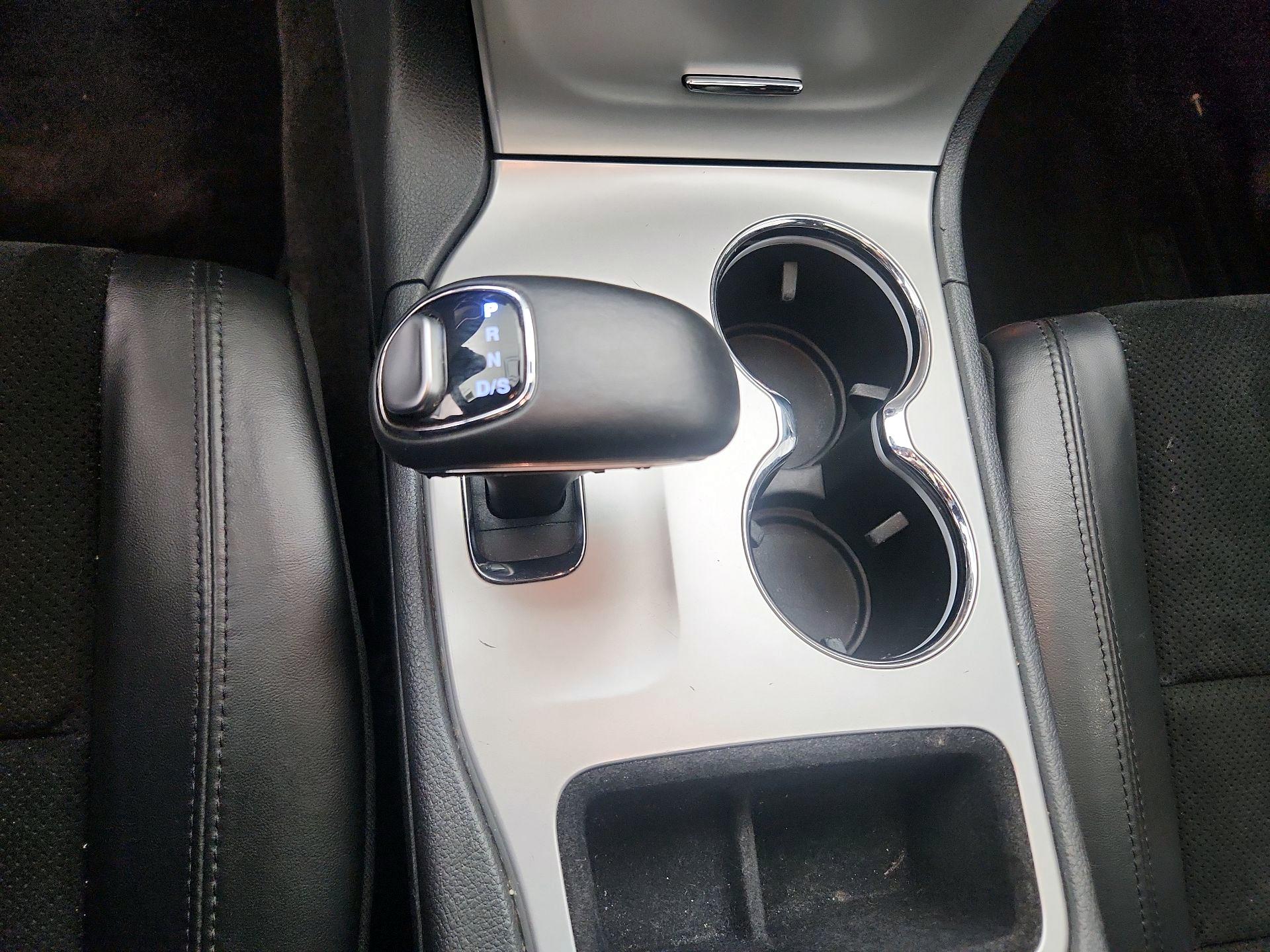 Thumbnail: 2015 Jeep Grand Cherokee - 17