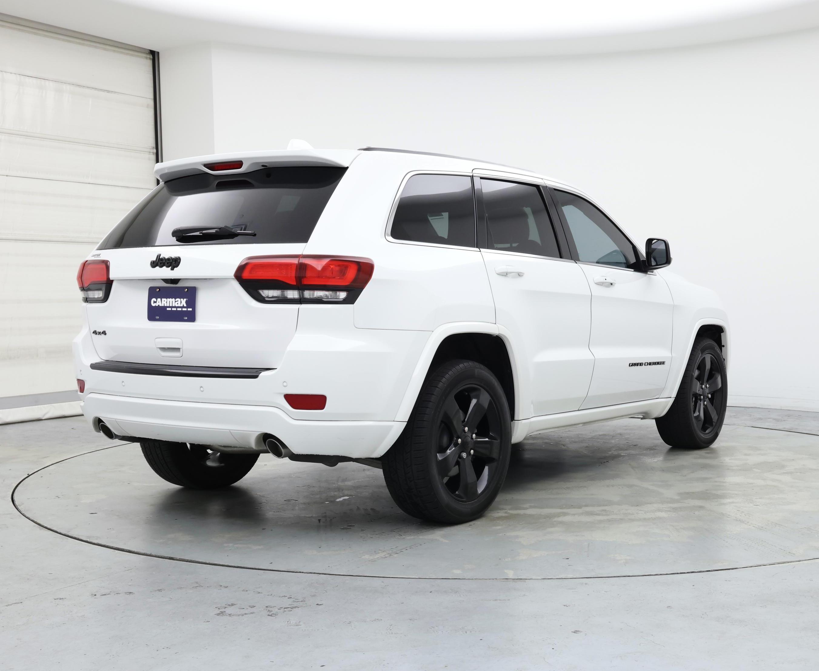 Thumbnail: 2015 Jeep Grand Cherokee - 8