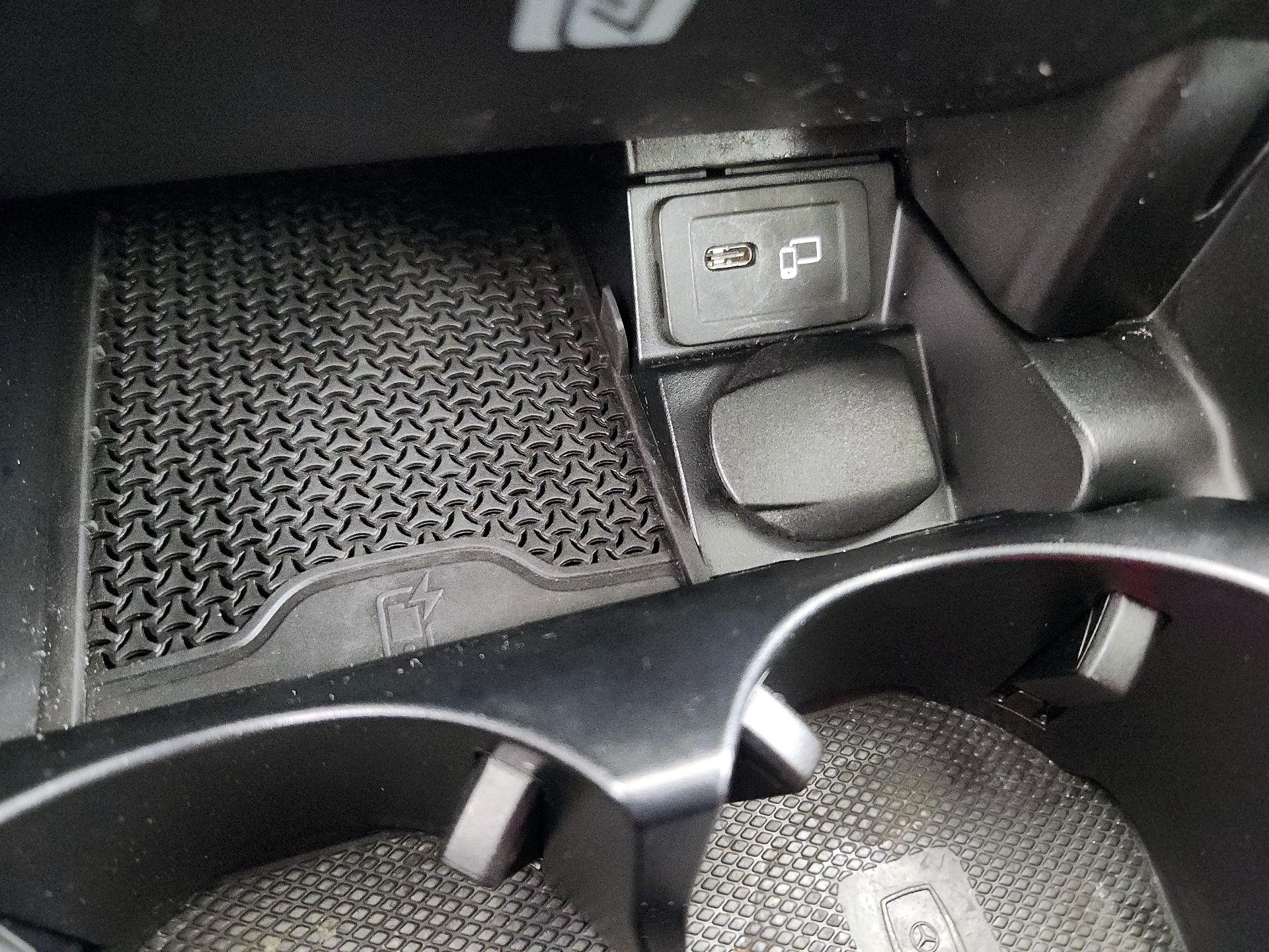 Thumbnail: 2022 Mercedes-Benz E-Class - 19