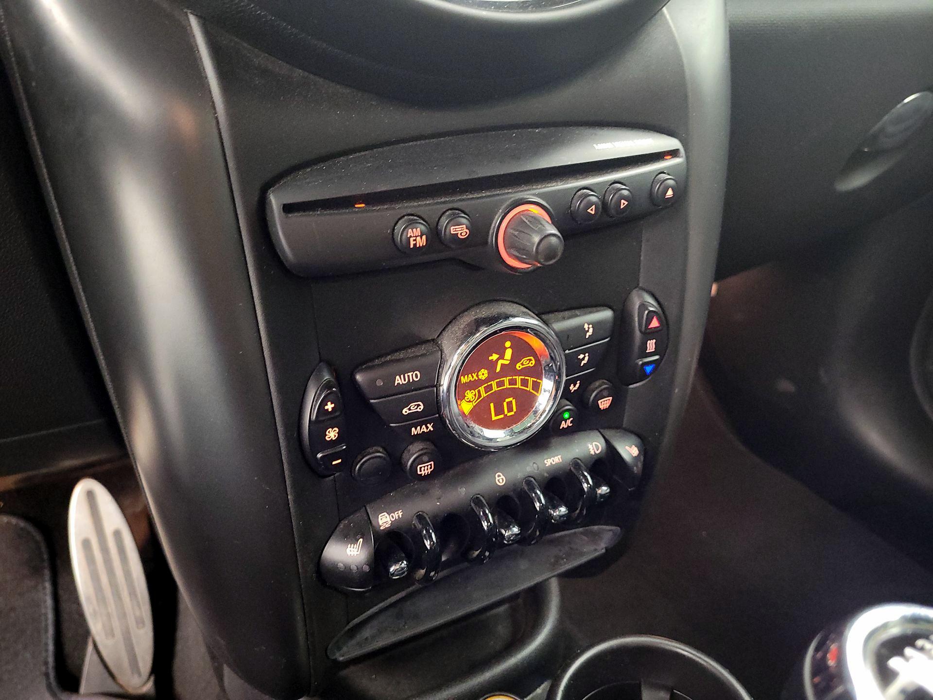Thumbnail: 2015 MINI Cooper Countryman - 14